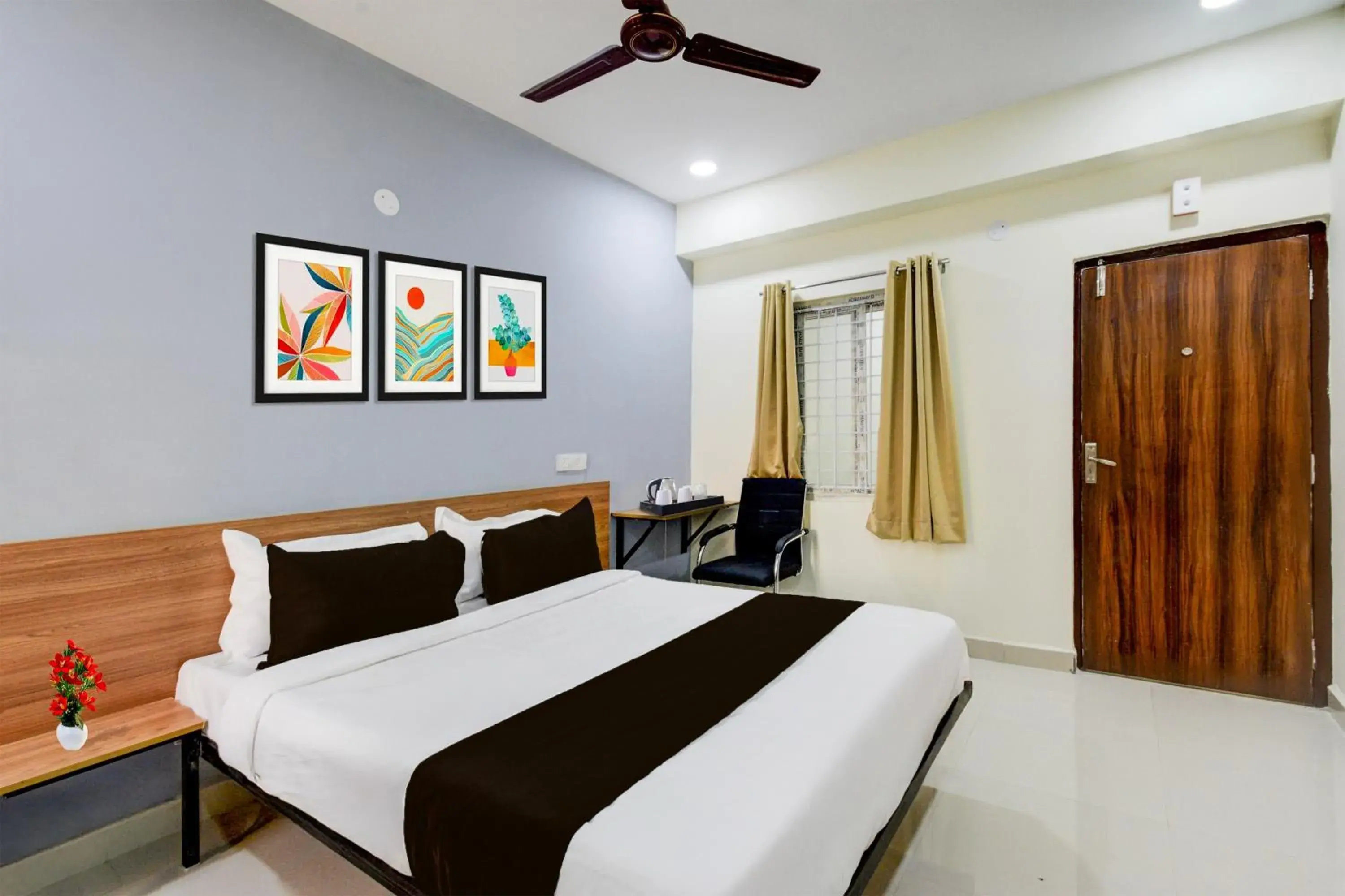 Standard Double Room - single occupancy in Super Townhouse Kukatpally North Formerly Munagala Arcade Standard Double Room - single occupancy in Super Townhouse Kukatpally North Formerly Munagala Arcade