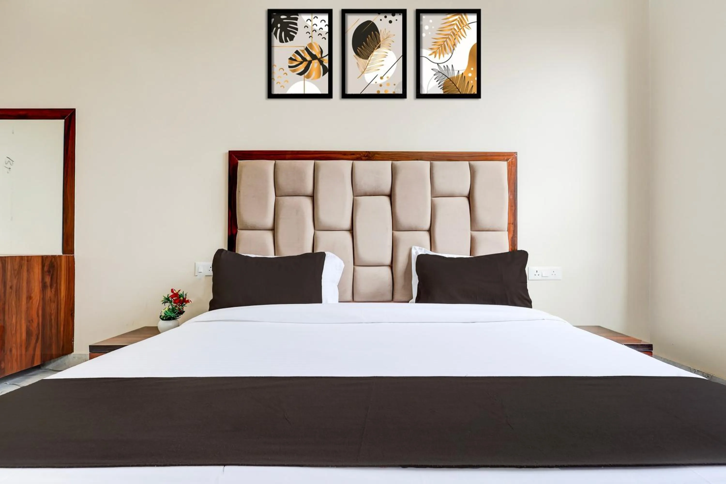 Bedroom, Bed in Super Hotel O BAL GOPAL
