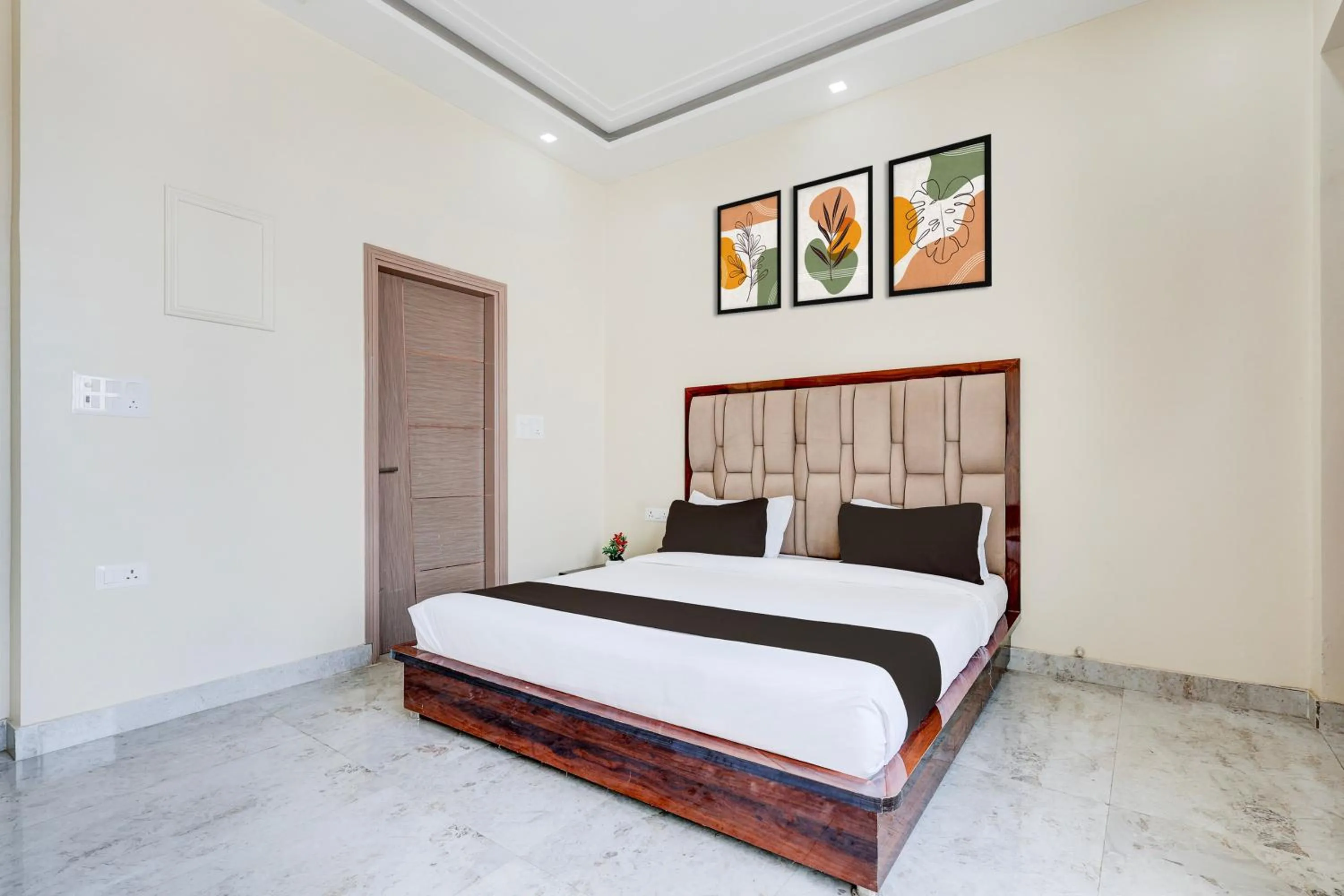 Bedroom, Bed in Super Hotel O BAL GOPAL