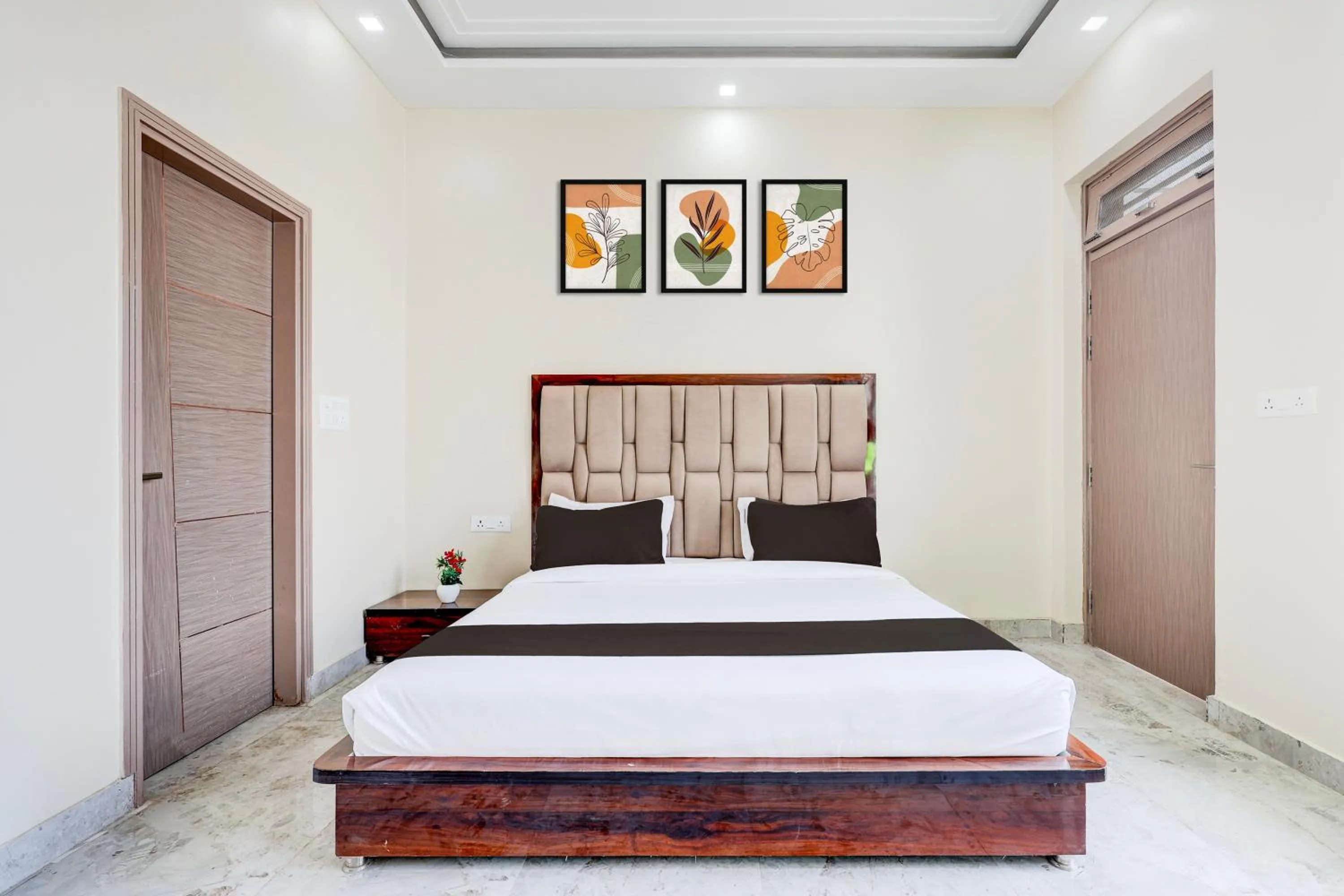 Bedroom, Bed in Super Hotel O BAL GOPAL