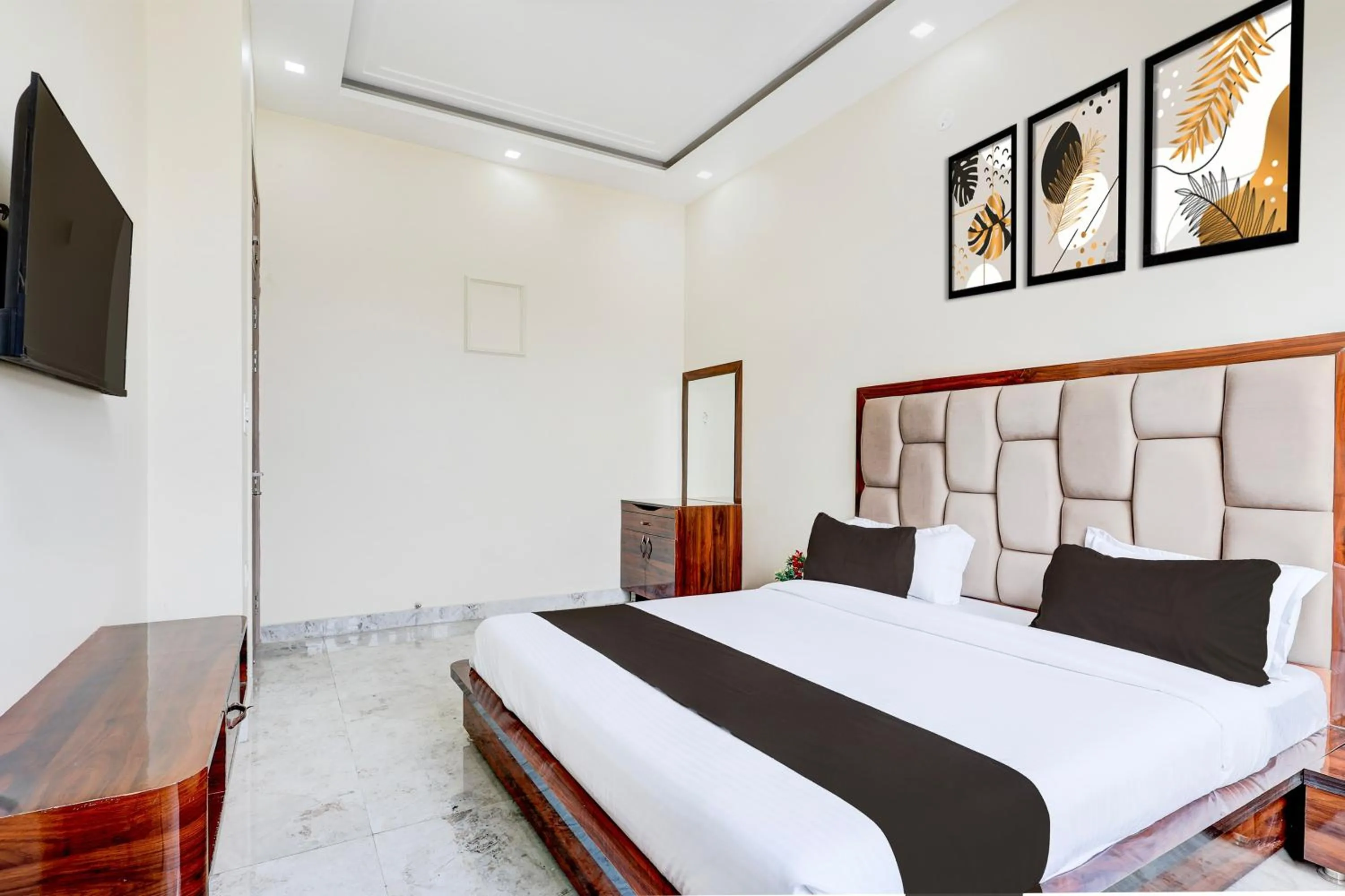 Bedroom, Bed in Super Hotel O BAL GOPAL