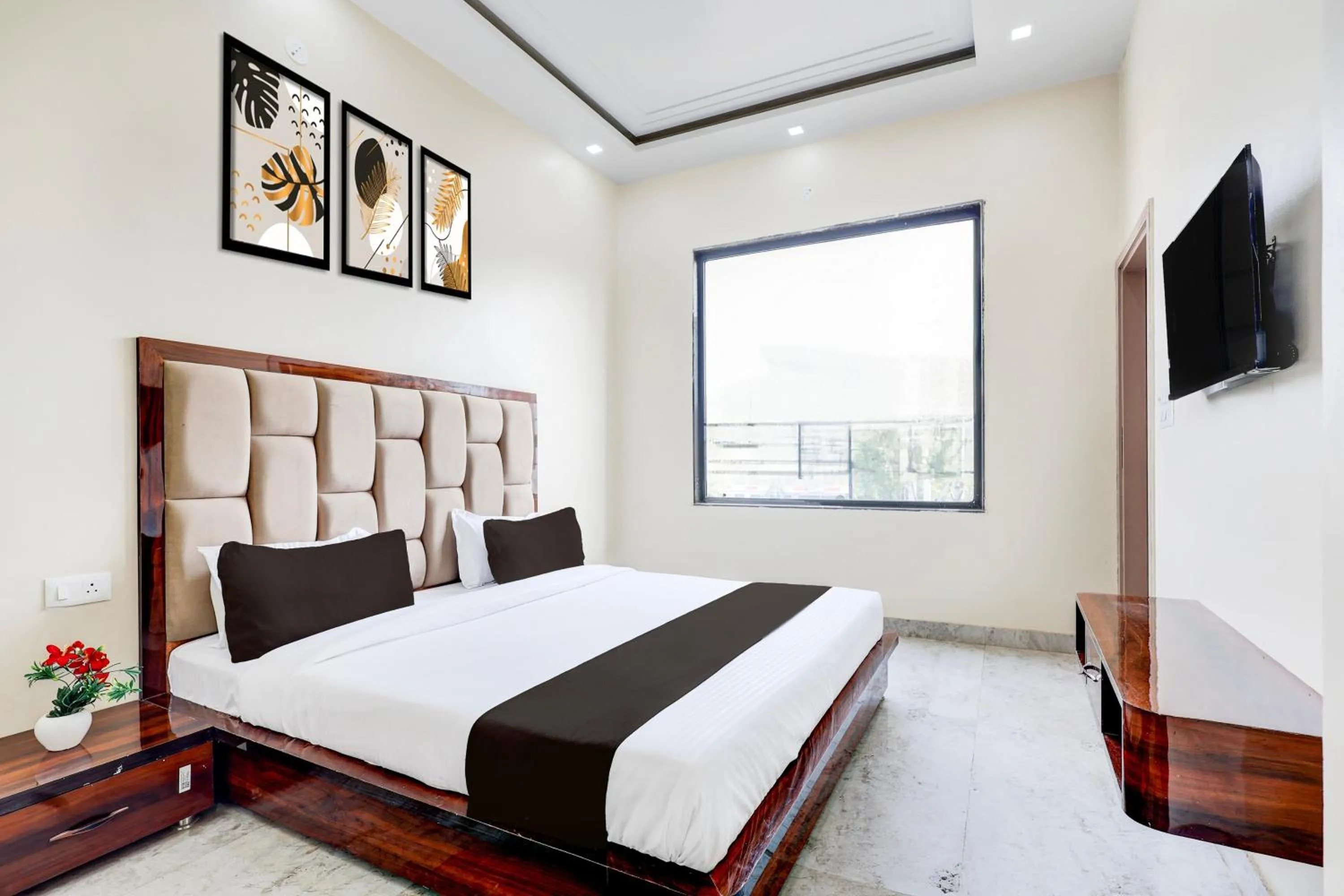 Bedroom, Bed in Super Hotel O BAL GOPAL