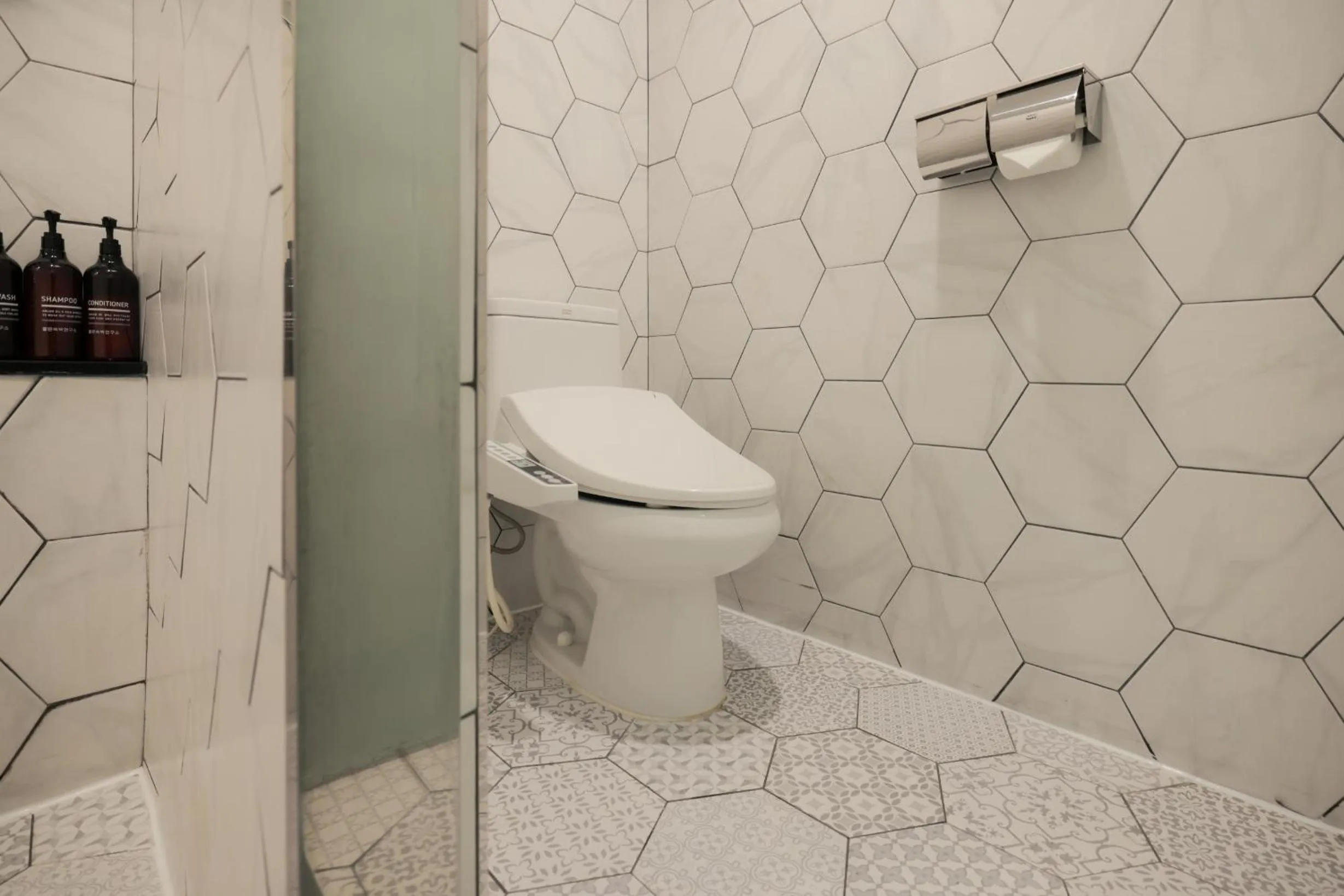 Toilet in Hotel Yaja Siheung Jeongwang