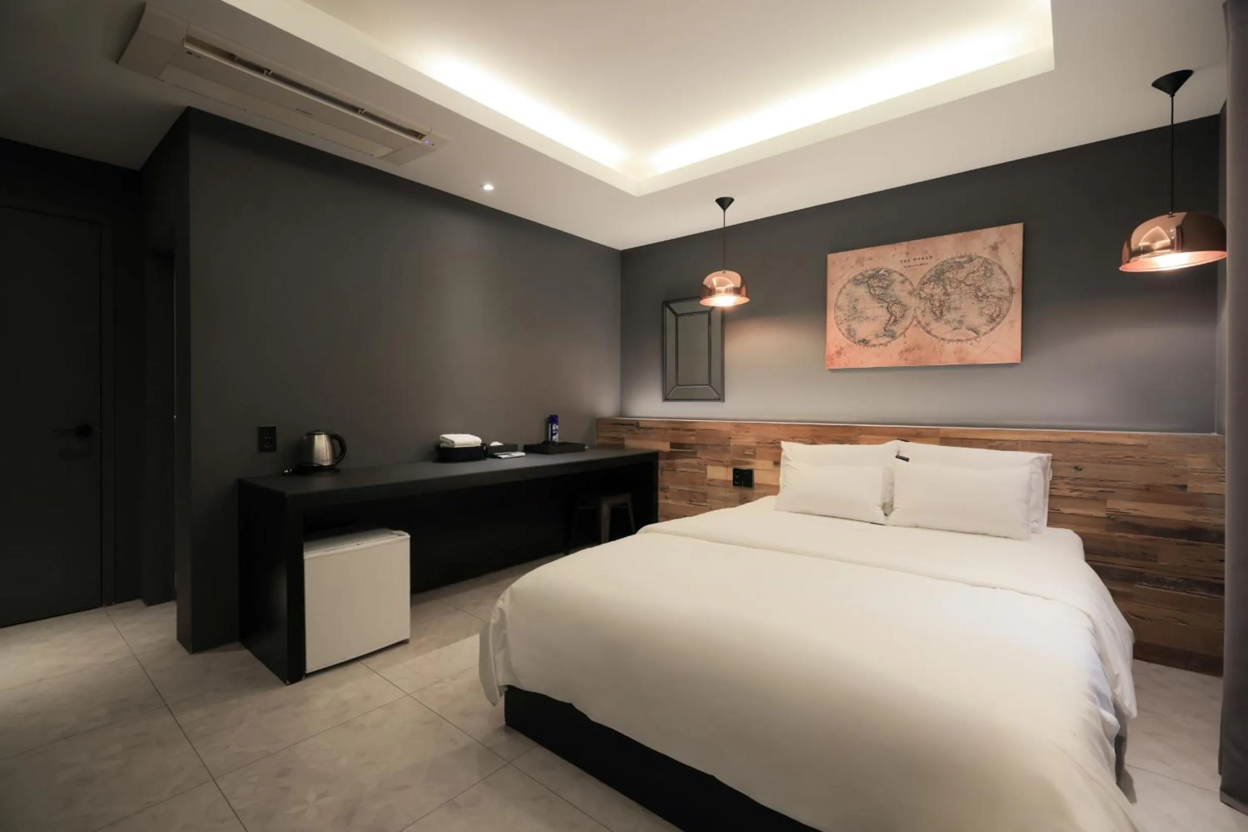 Photo of the whole room, Bed in Hotel Yaja Siheung Jeongwang