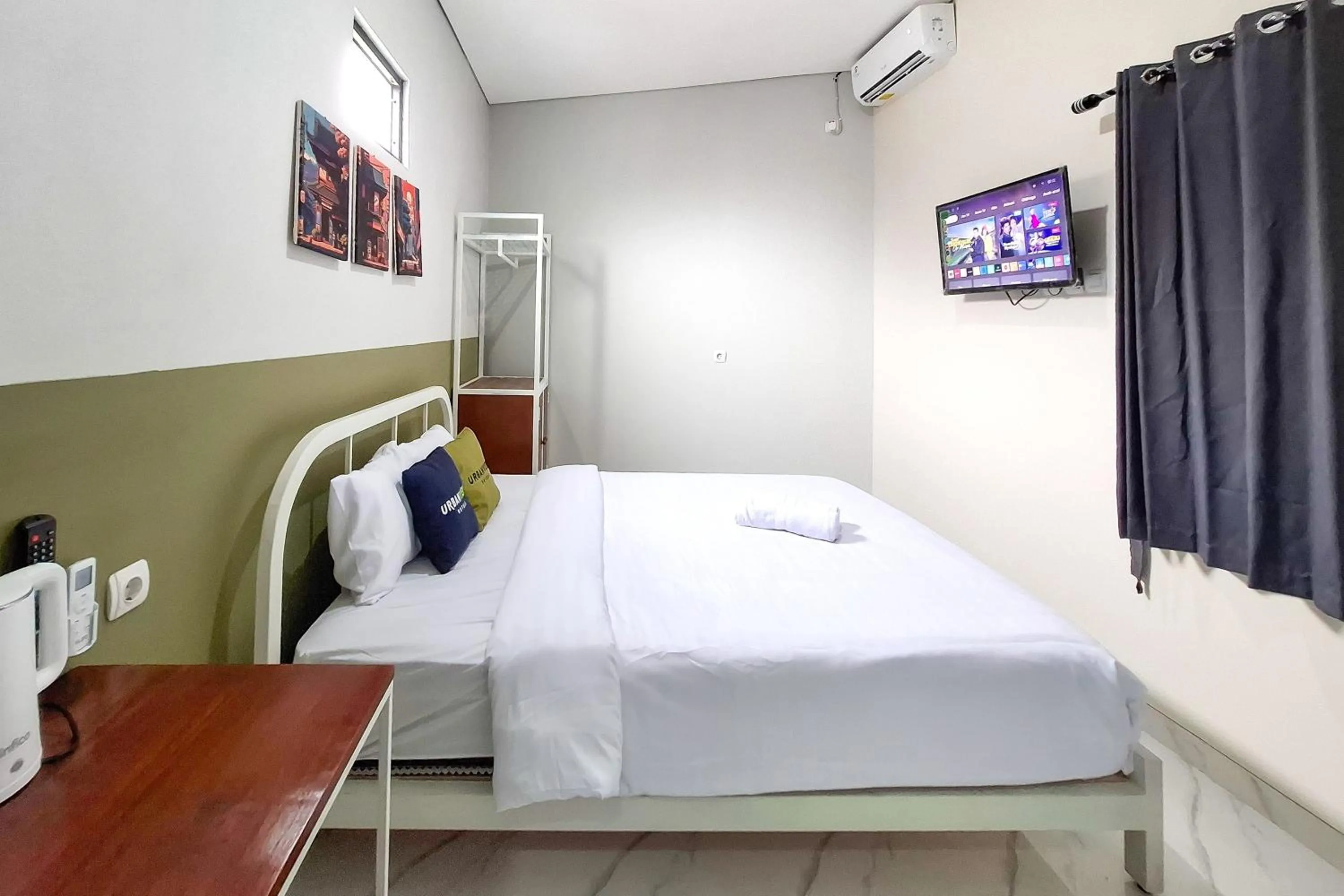 Bedroom, Bed in Urbanview Hotel Syariah Terra House Pati by RedDoorz
