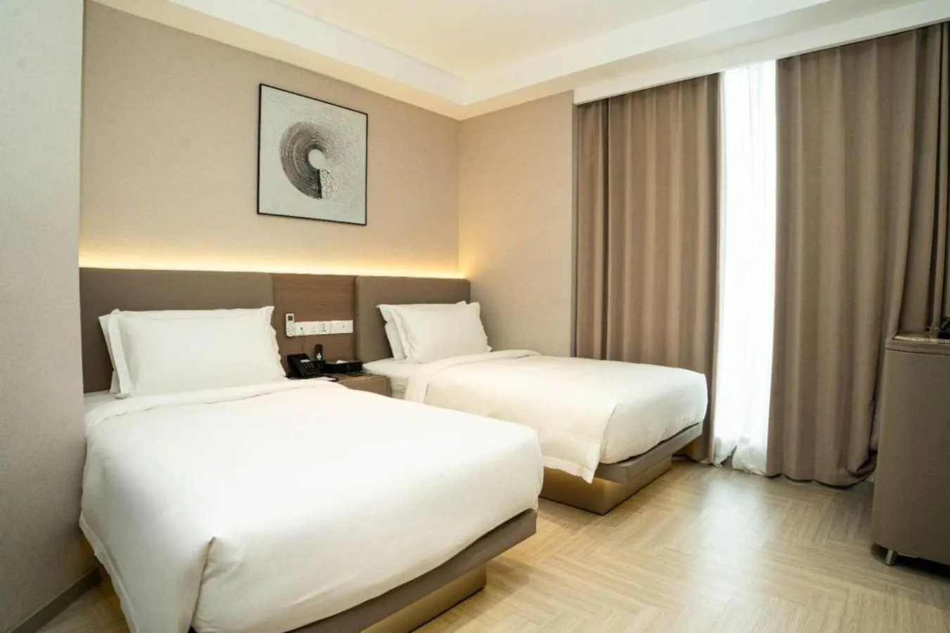 Deluxe Twin Room in Landison Hotel Penang