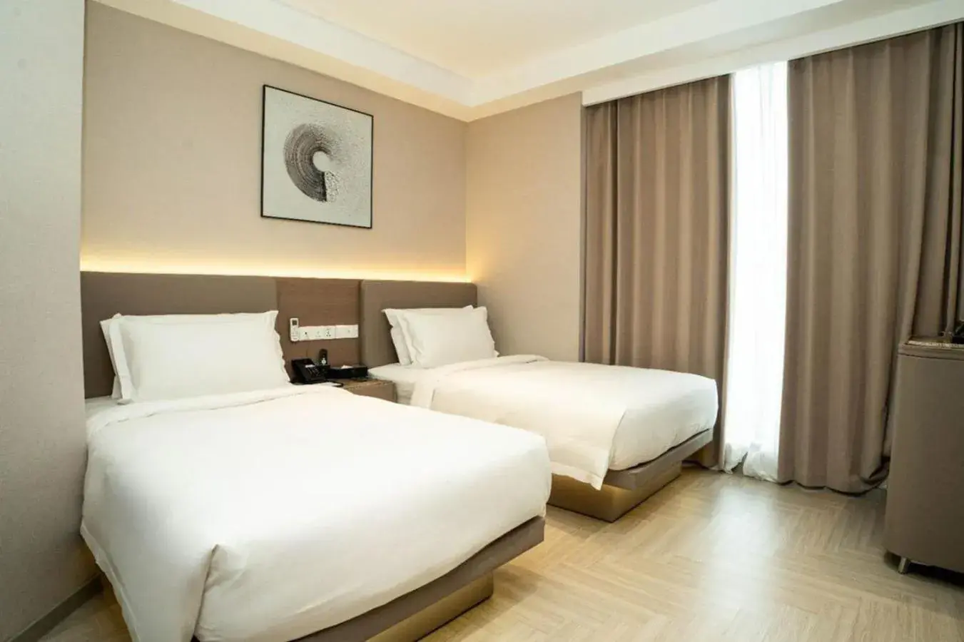 Deluxe Twin Room in Landison Hotel Penang Deluxe Twin Room in Landison Hotel Penang