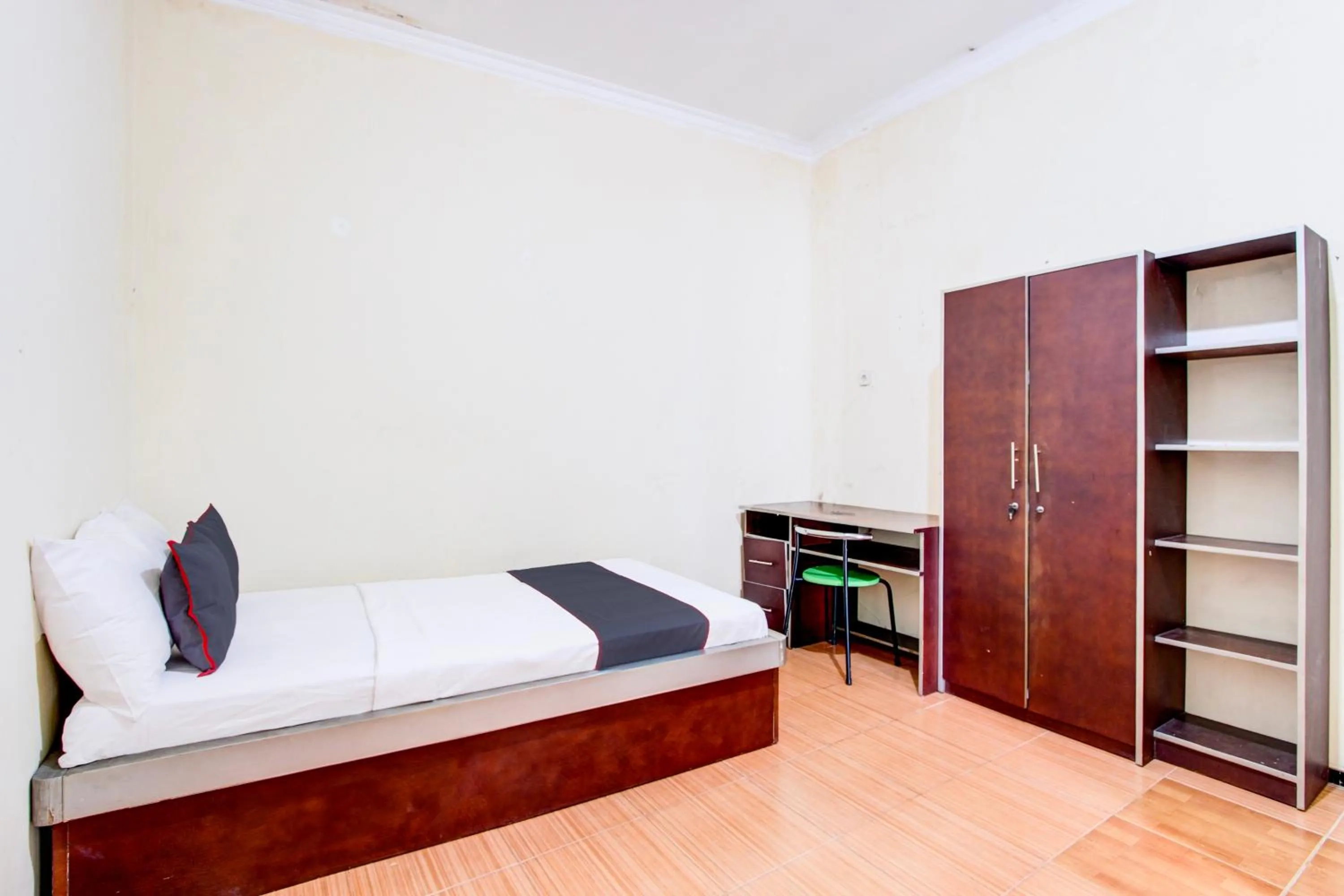 Bedroom, Bed in Hotel O Ump Near Rs Margono