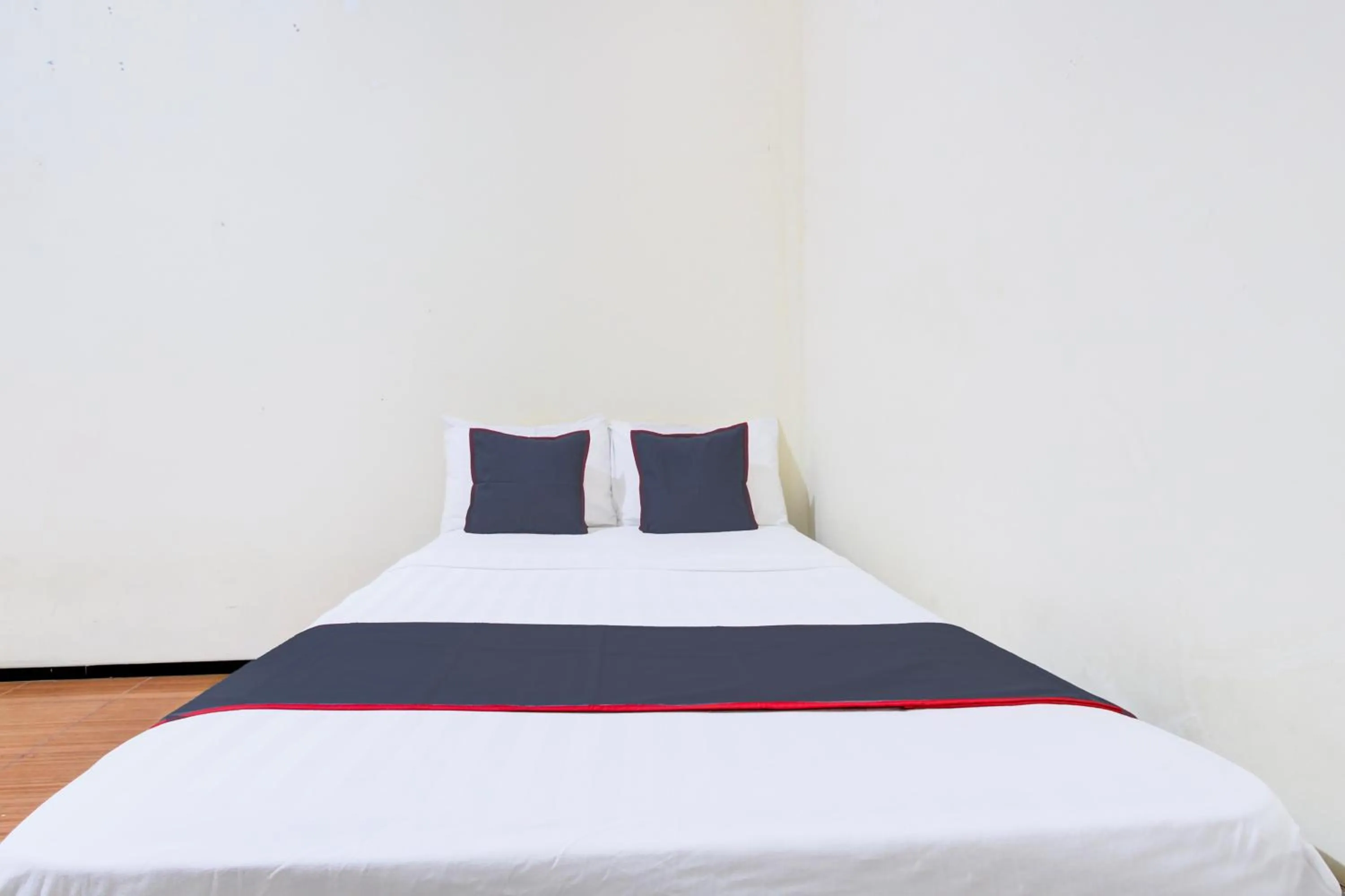 Bedroom, Bed in Hotel O Ump Near Rs Margono