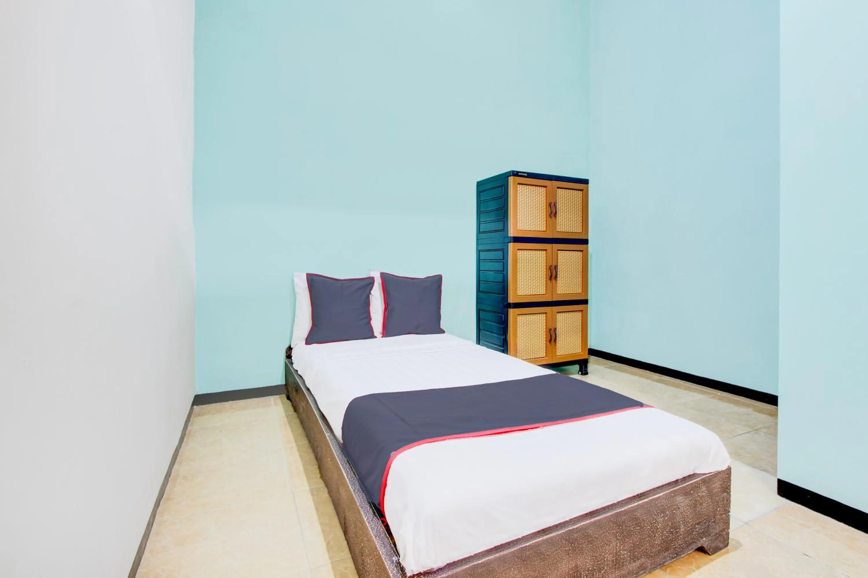Bedroom, Bed in Hotel O Purwokerto Near Alun Alun Purwokerto Formerly Guest House Rania