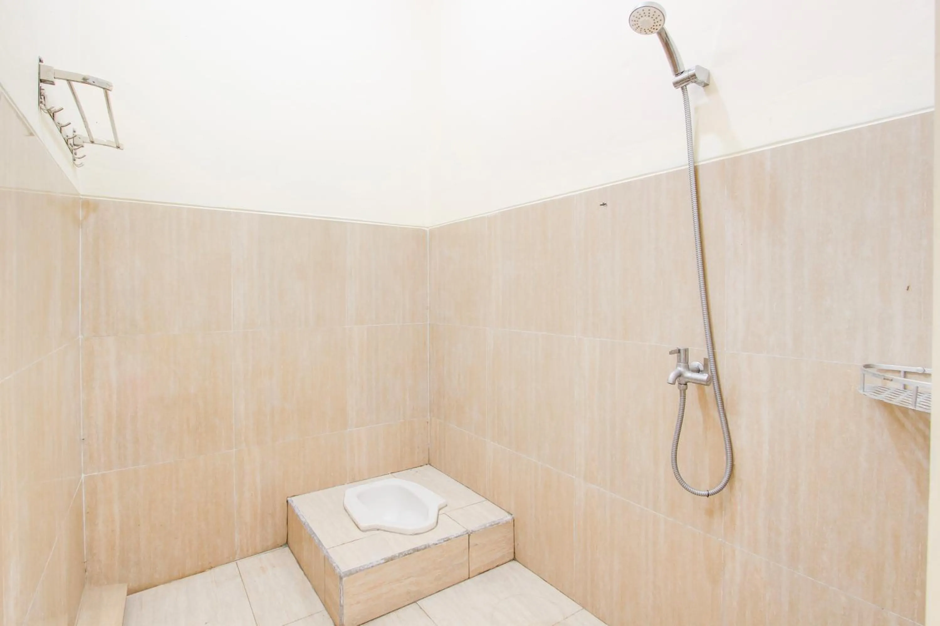 Bathroom in Hotel O Purwokerto Near Alun Alun Purwokerto Formerly Guest House Rania