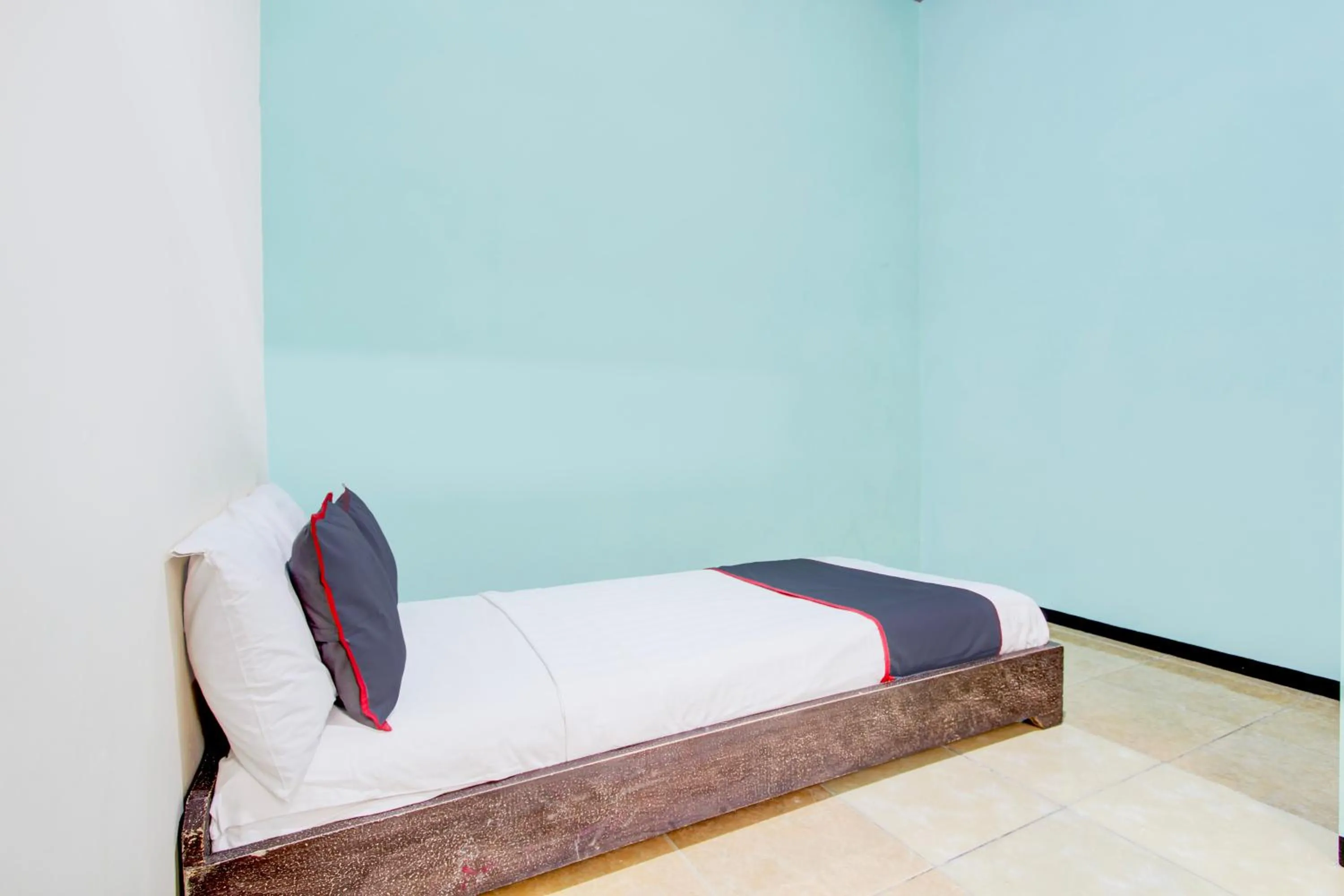 Bedroom, Bed in Hotel O Purwokerto Near Alun Alun Purwokerto Formerly Guest House Rania