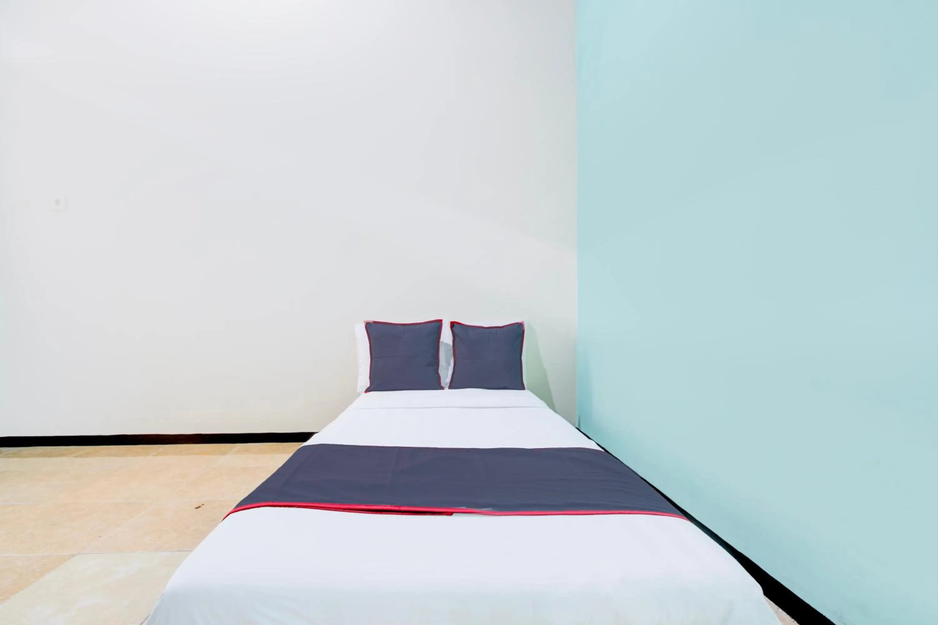 Bedroom, Bed in Hotel O Purwokerto Near Alun Alun Purwokerto Formerly Guest House Rania