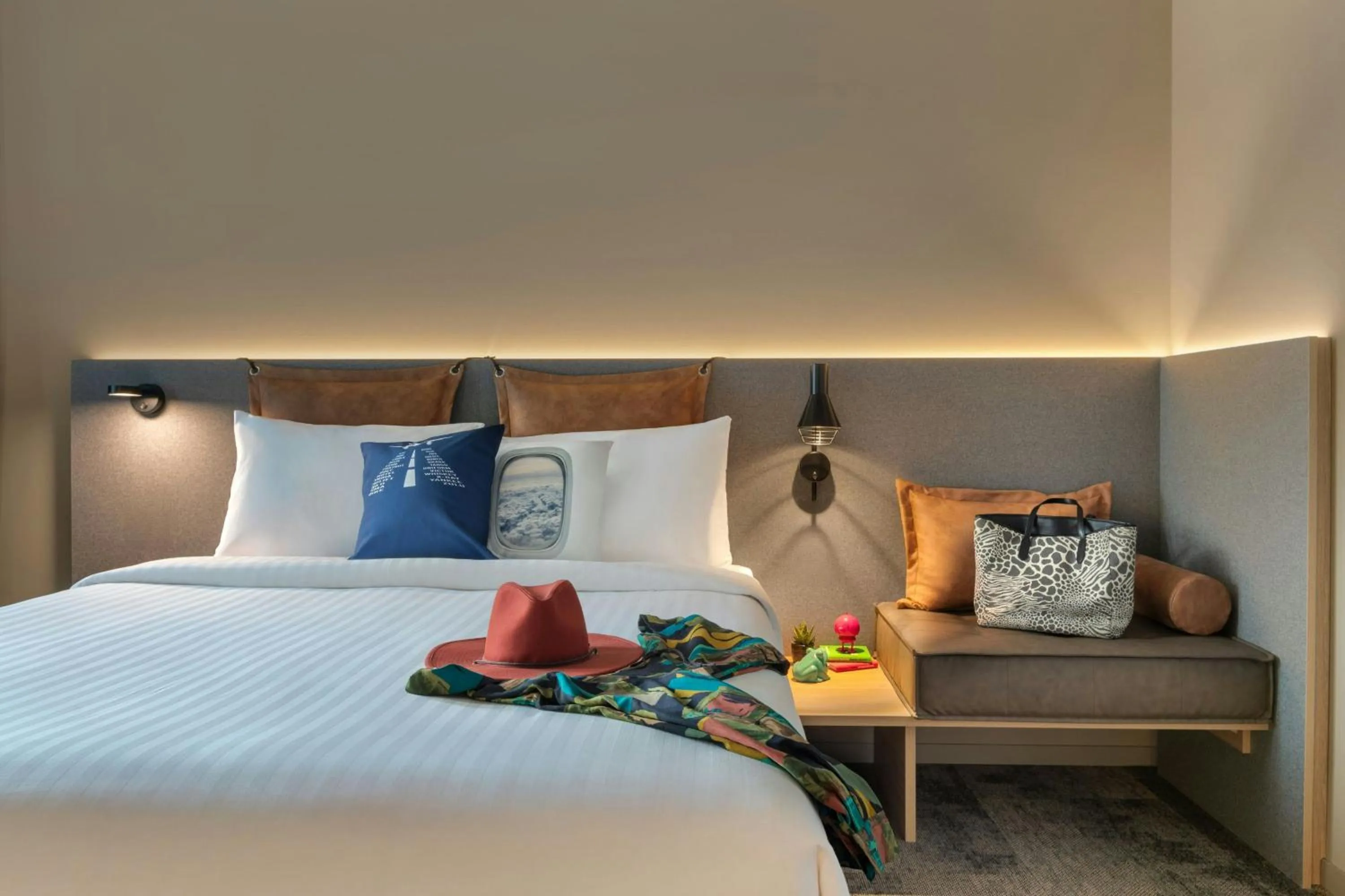 Photo of the whole room, Bed in Moxy Hamburg - Finkenwerder