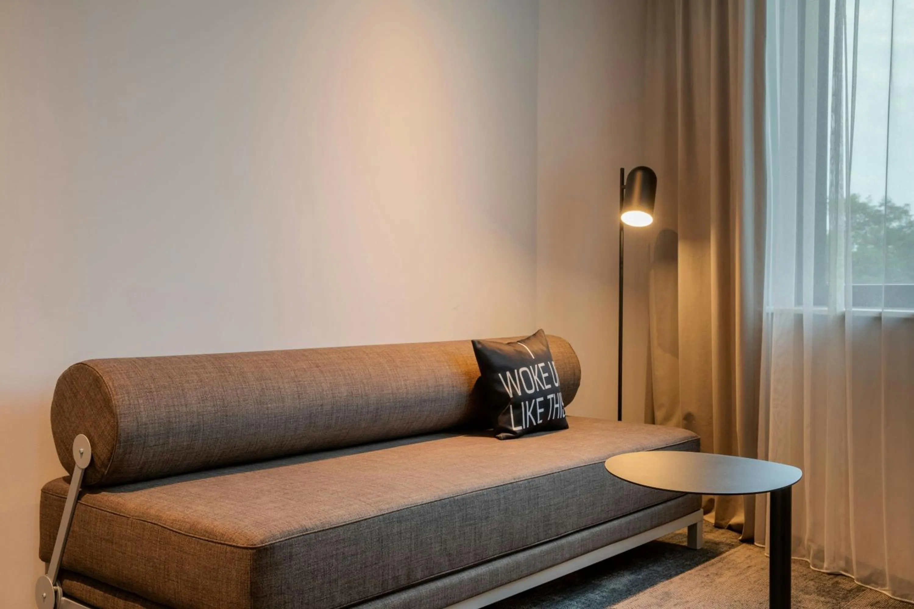 Photo of the whole room in Moxy Hamburg - Finkenwerder