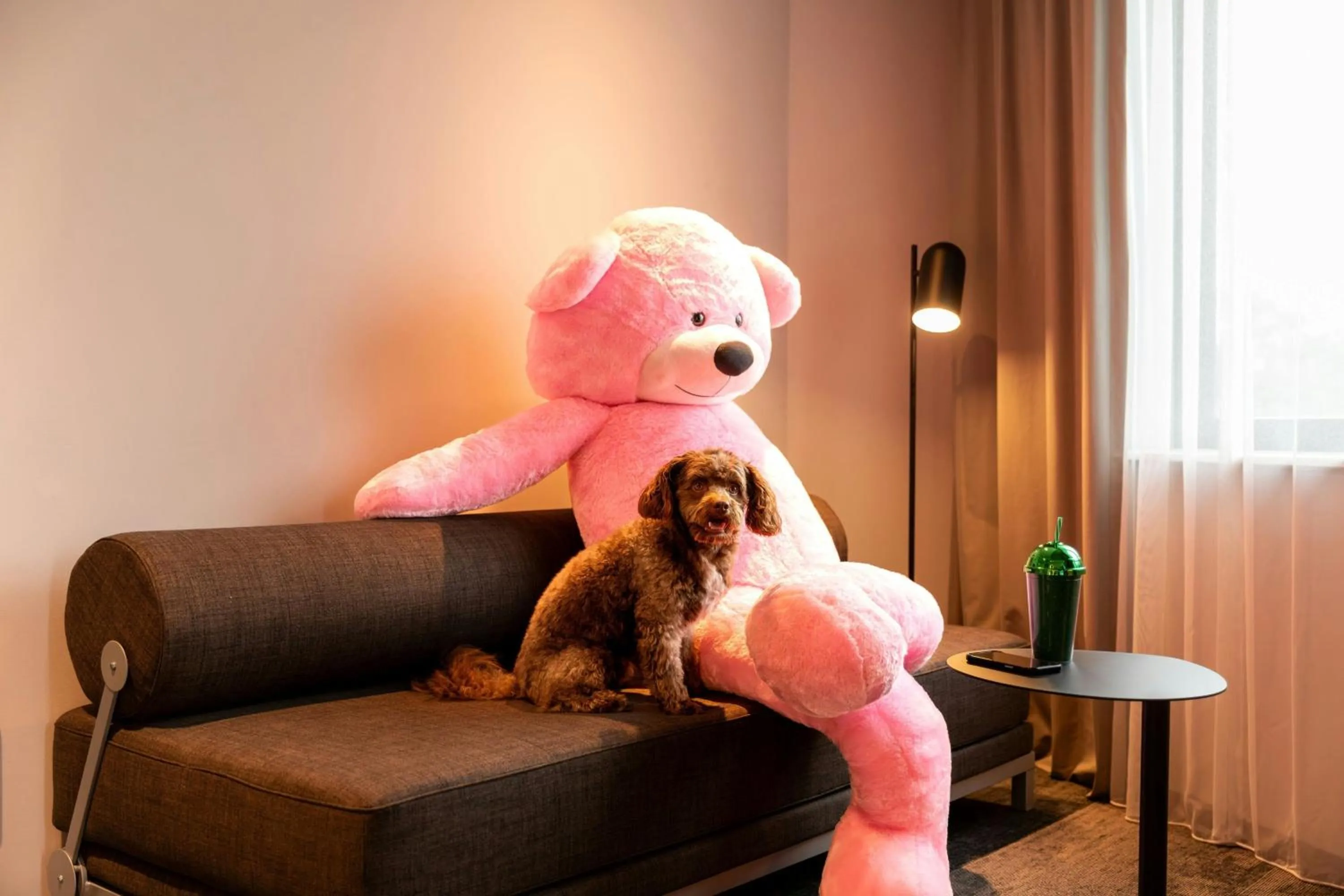 Photo of the whole room in Moxy Hamburg - Finkenwerder