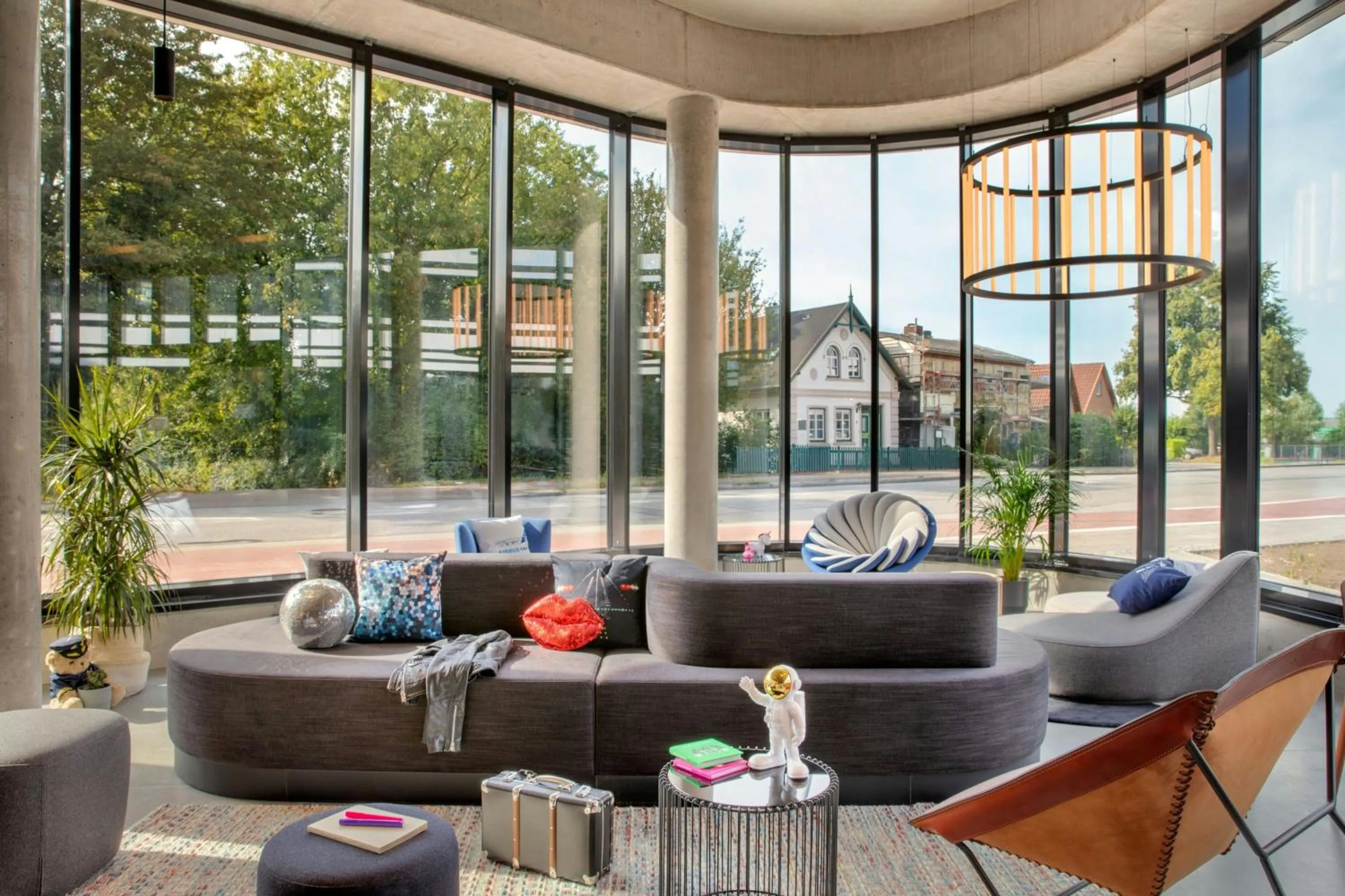 Lounge or bar in Moxy Hamburg - Finkenwerder