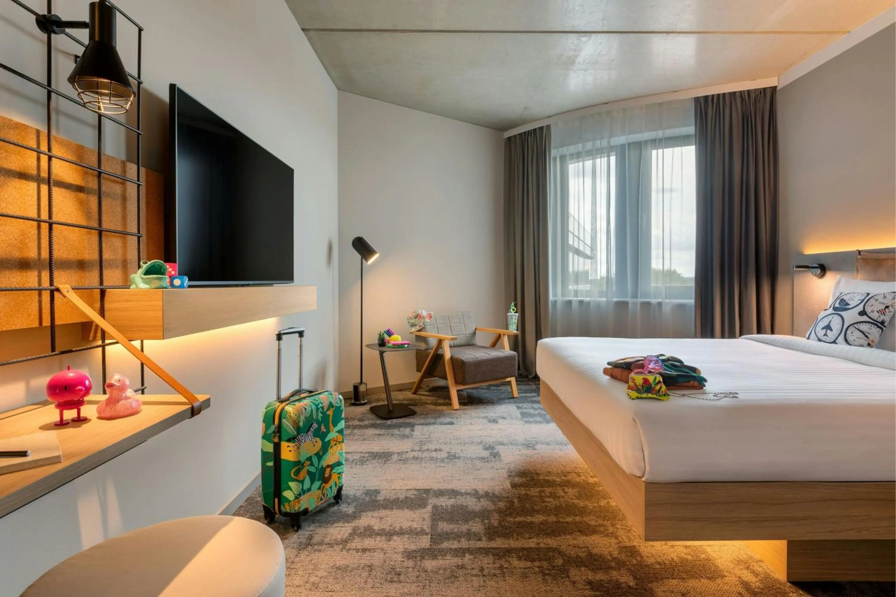 Photo of the whole room, Bed in Moxy Hamburg - Finkenwerder