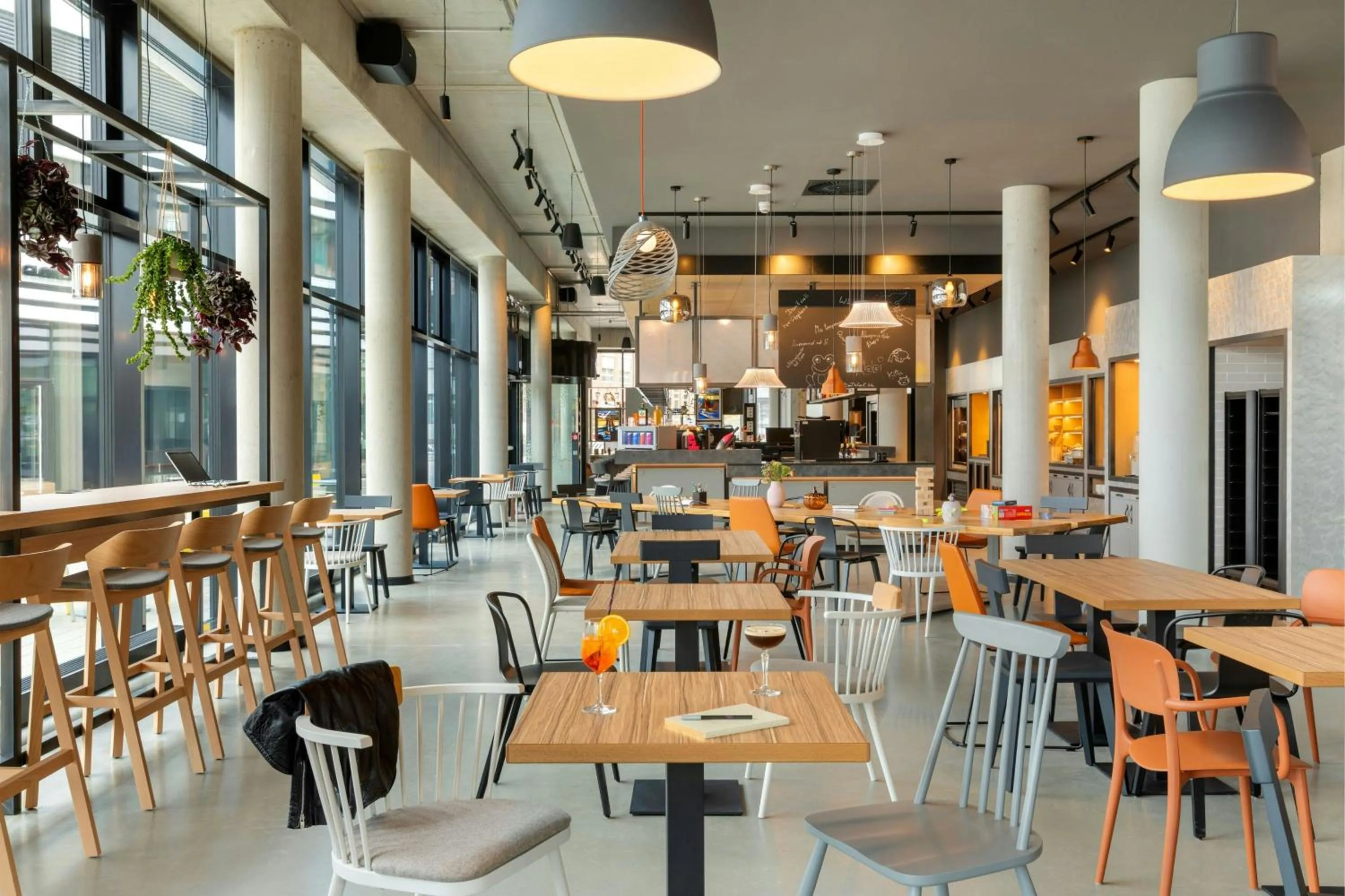 Restaurant/places to eat in Moxy Hamburg - Finkenwerder