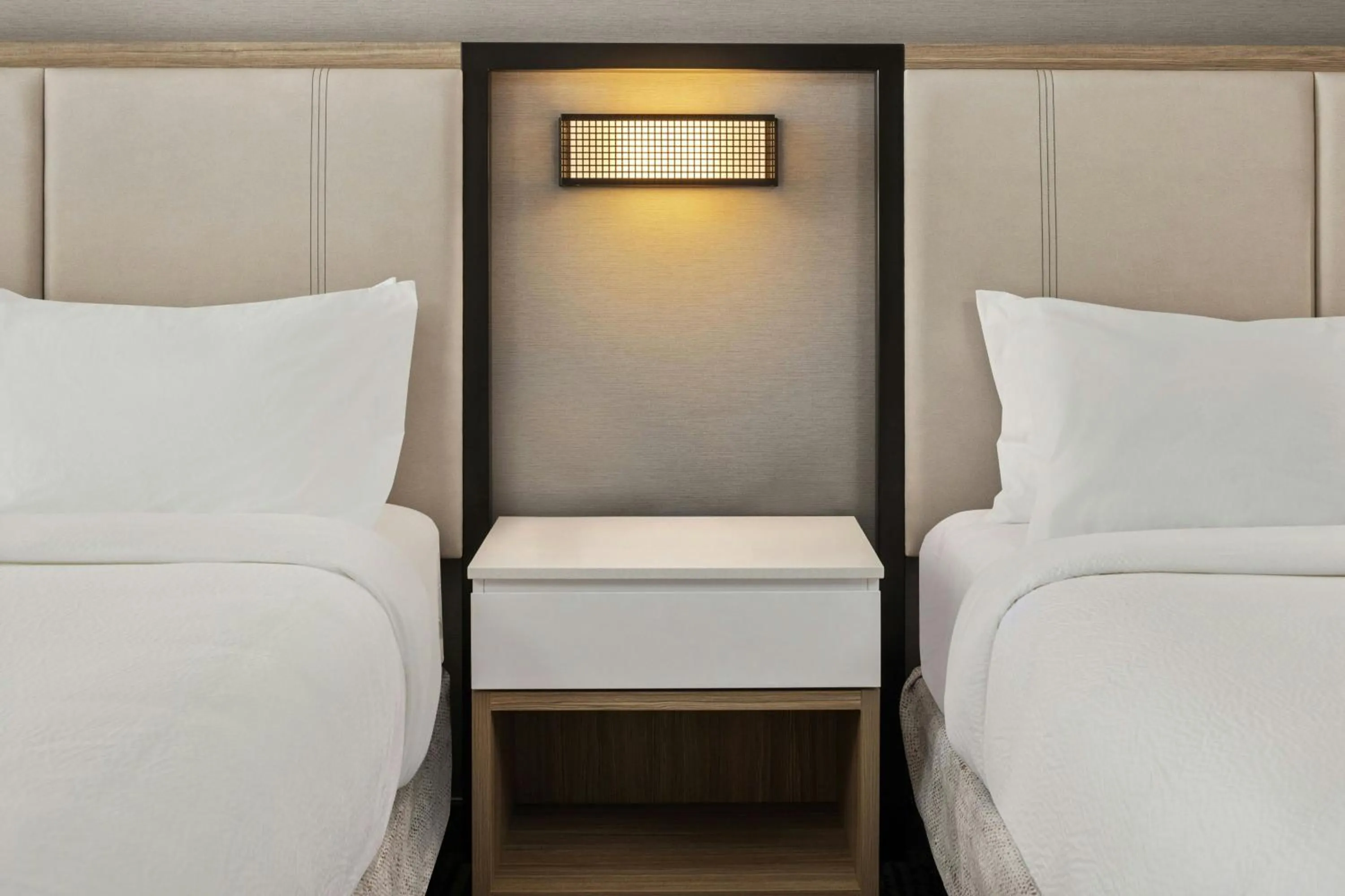 Bedroom, Bed in SpringHill Suites by Marriott Bettendorf