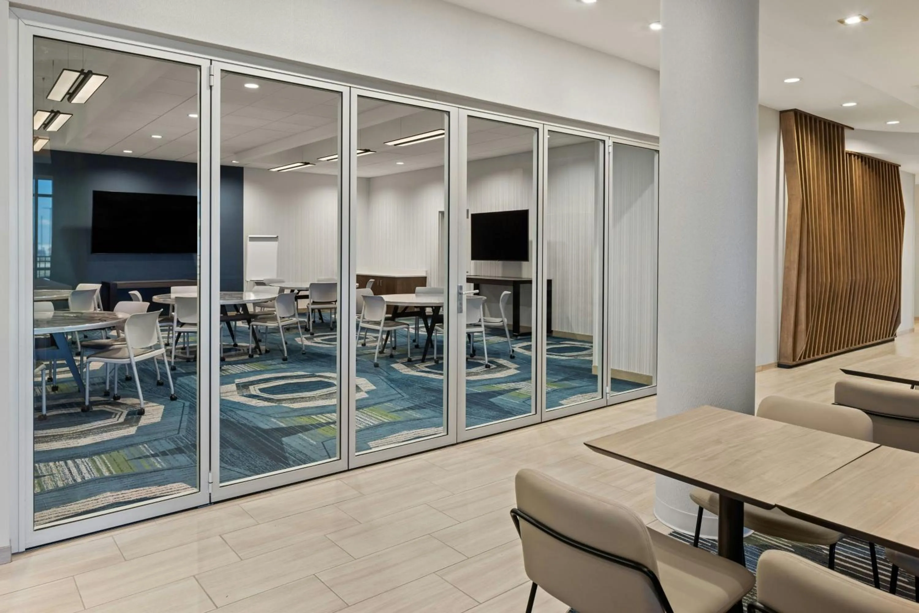 Meeting/conference room in SpringHill Suites by Marriott Bettendorf