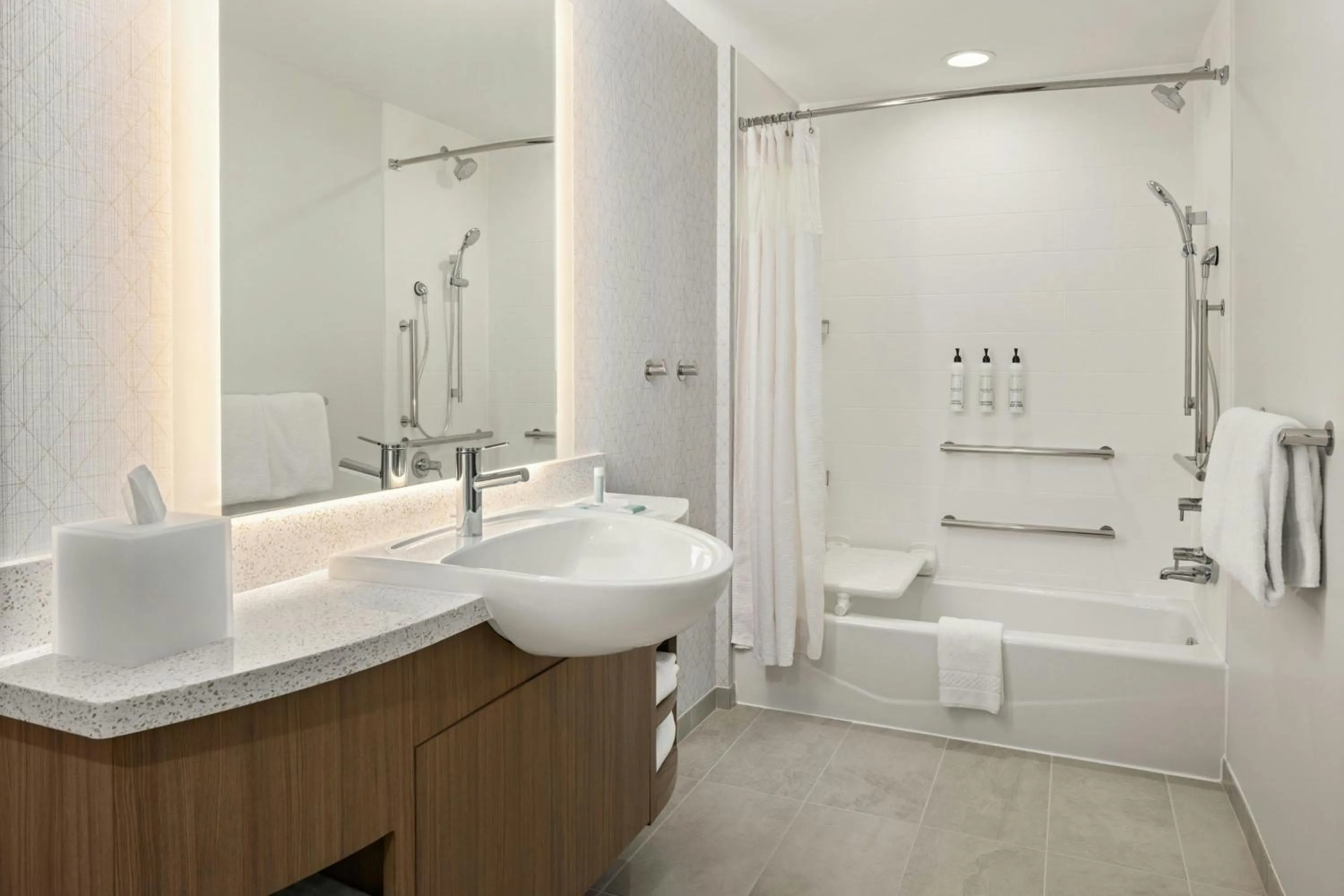 Bathroom in SpringHill Suites by Marriott Bettendorf