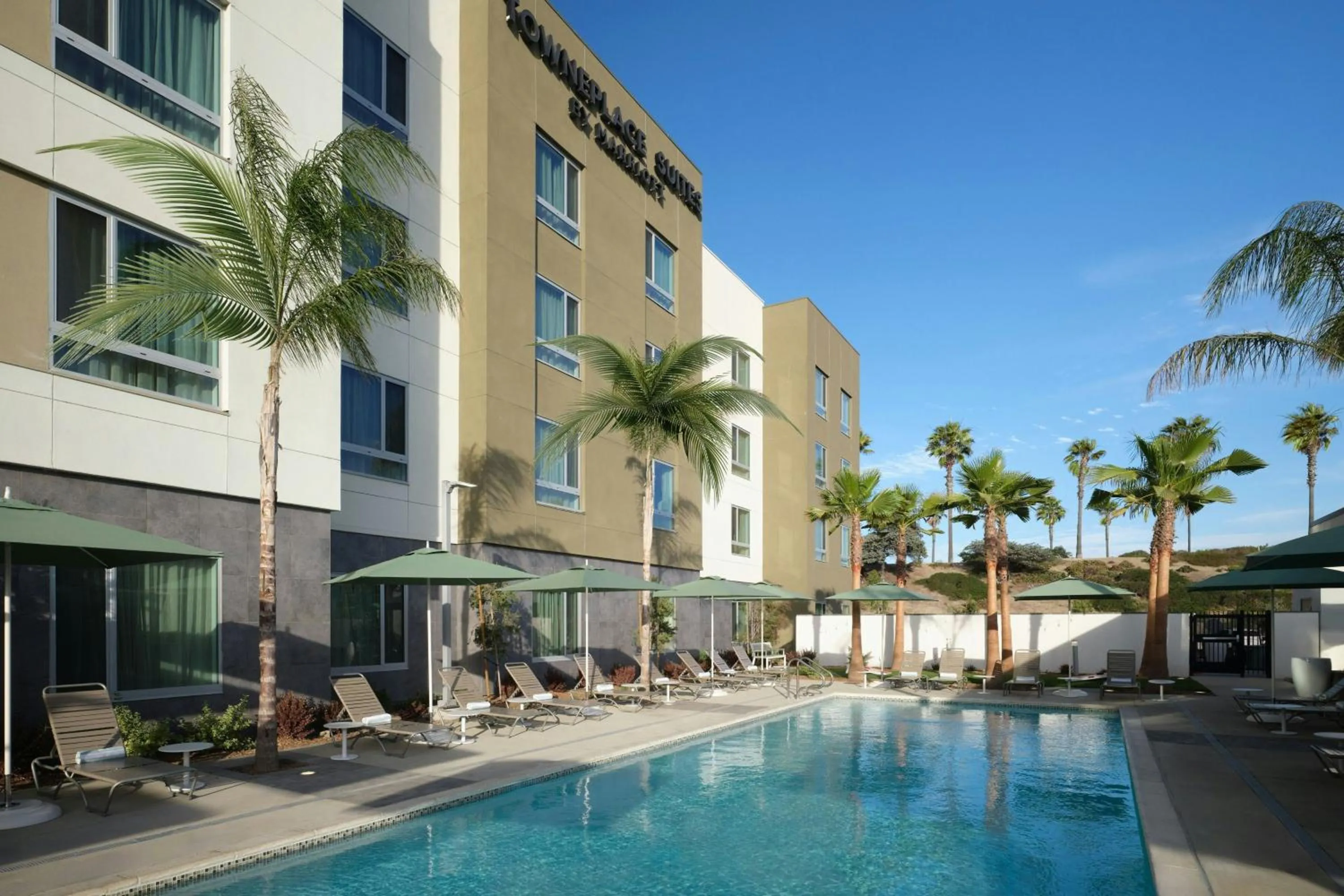 Swimming pool in TownePlace Suites by Marriott Ventura Oxnard