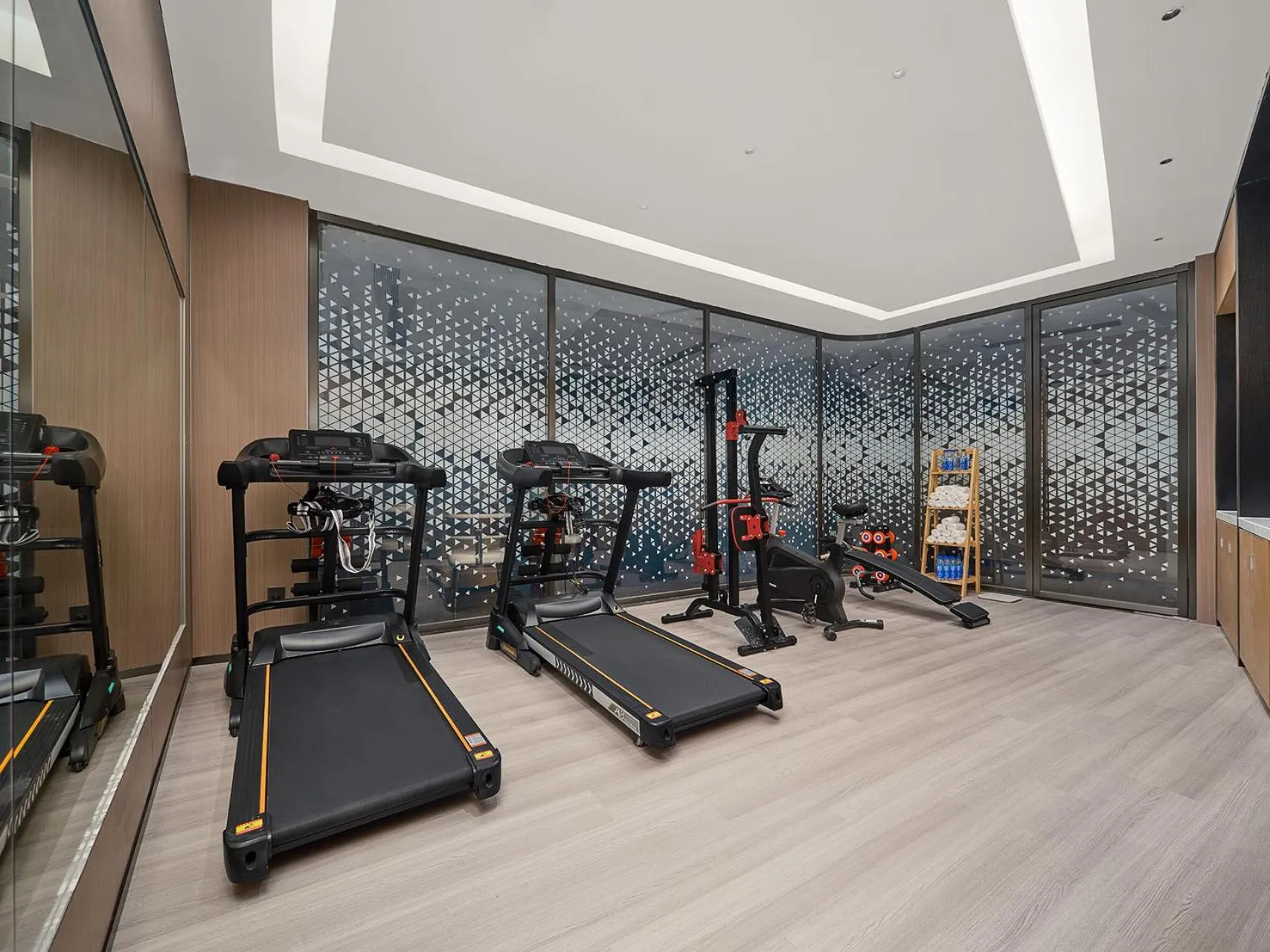 Fitness centre/facilities in Lavande Hotel Guangzhou Beijing Road Pedestrian Street Haizhu Square Metro Station Branch - Free Deliver Service to Canton Fair Complex During Canton Fair Period
