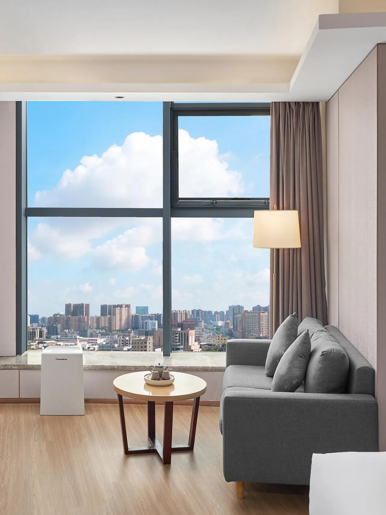 Seating area in Lavande Hotel Guangzhou Beijing Road Pedestrian Street Haizhu Square Metro Station Branch - Free Deliver Service to Canton Fair Complex During Canton Fair Period