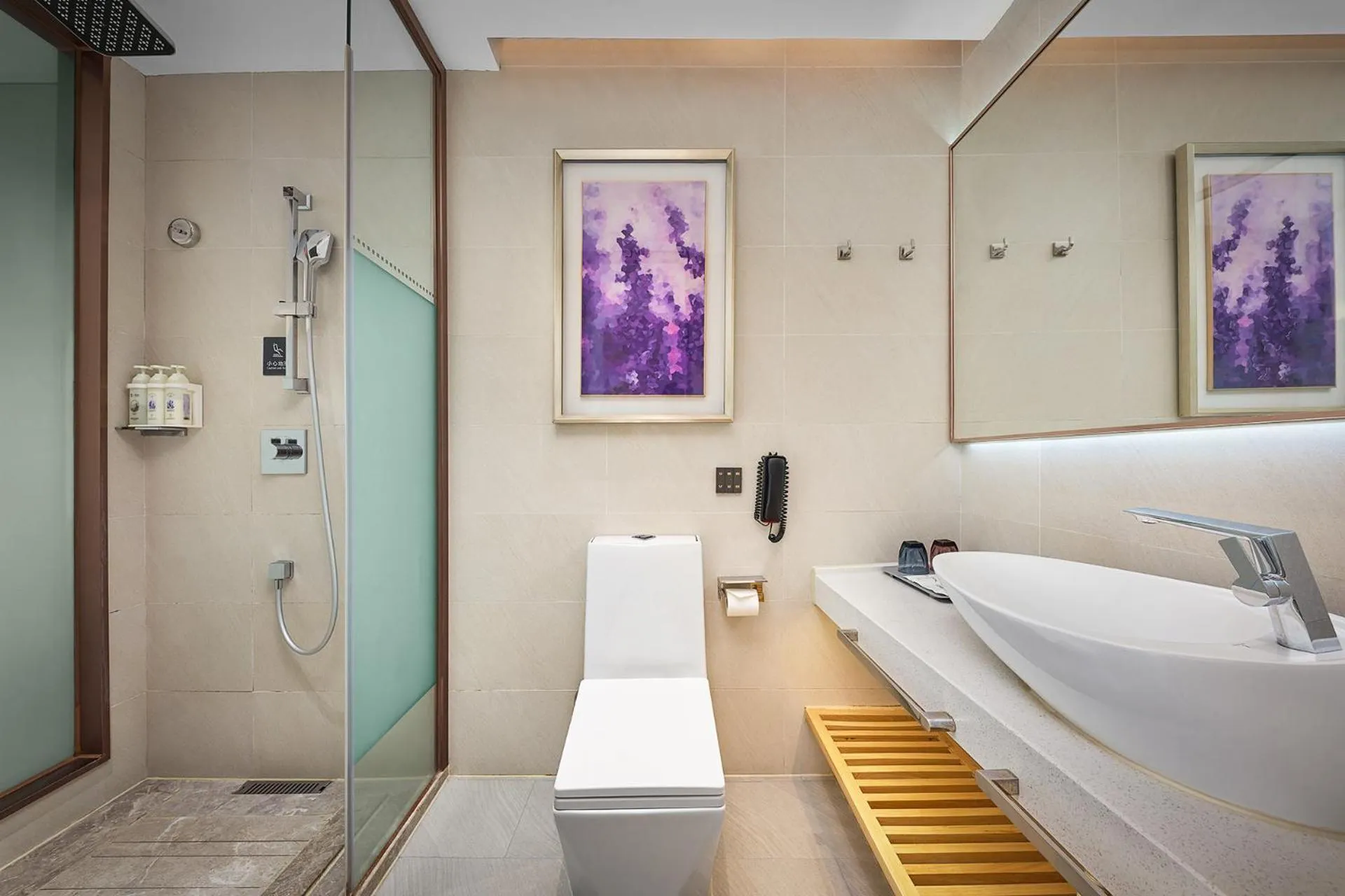 Shower in Lavande Hotel Guangzhou Beijing Road Pedestrian Street Haizhu Square Metro Station Branch - Free Deliver Service to Canton Fair Complex During Canton Fair Period