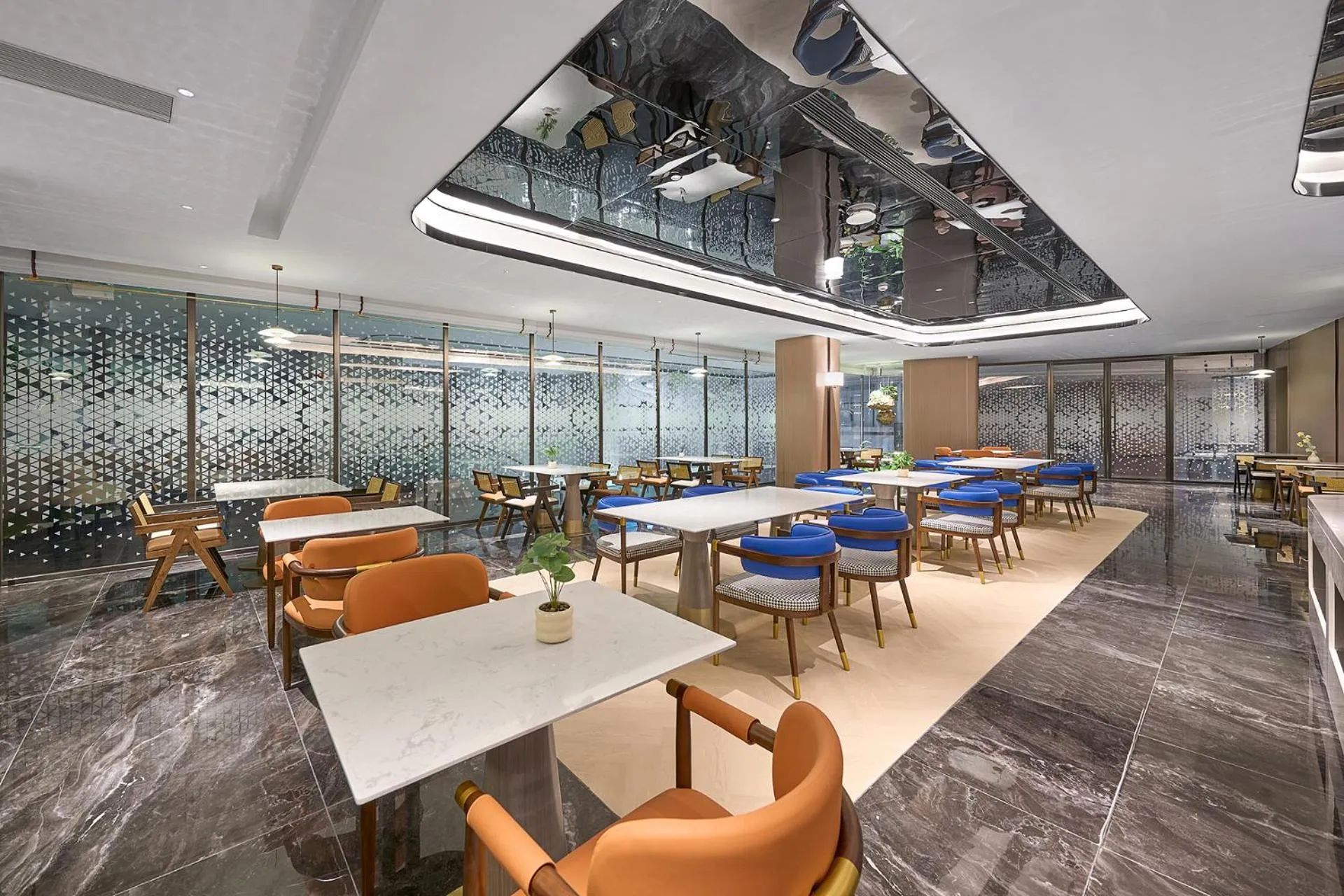 Restaurant/places to eat in Lavande Hotel Guangzhou Beijing Road Pedestrian Street Haizhu Square Metro Station Branch - Free Deliver Service to Canton Fair Complex During Canton Fair Period