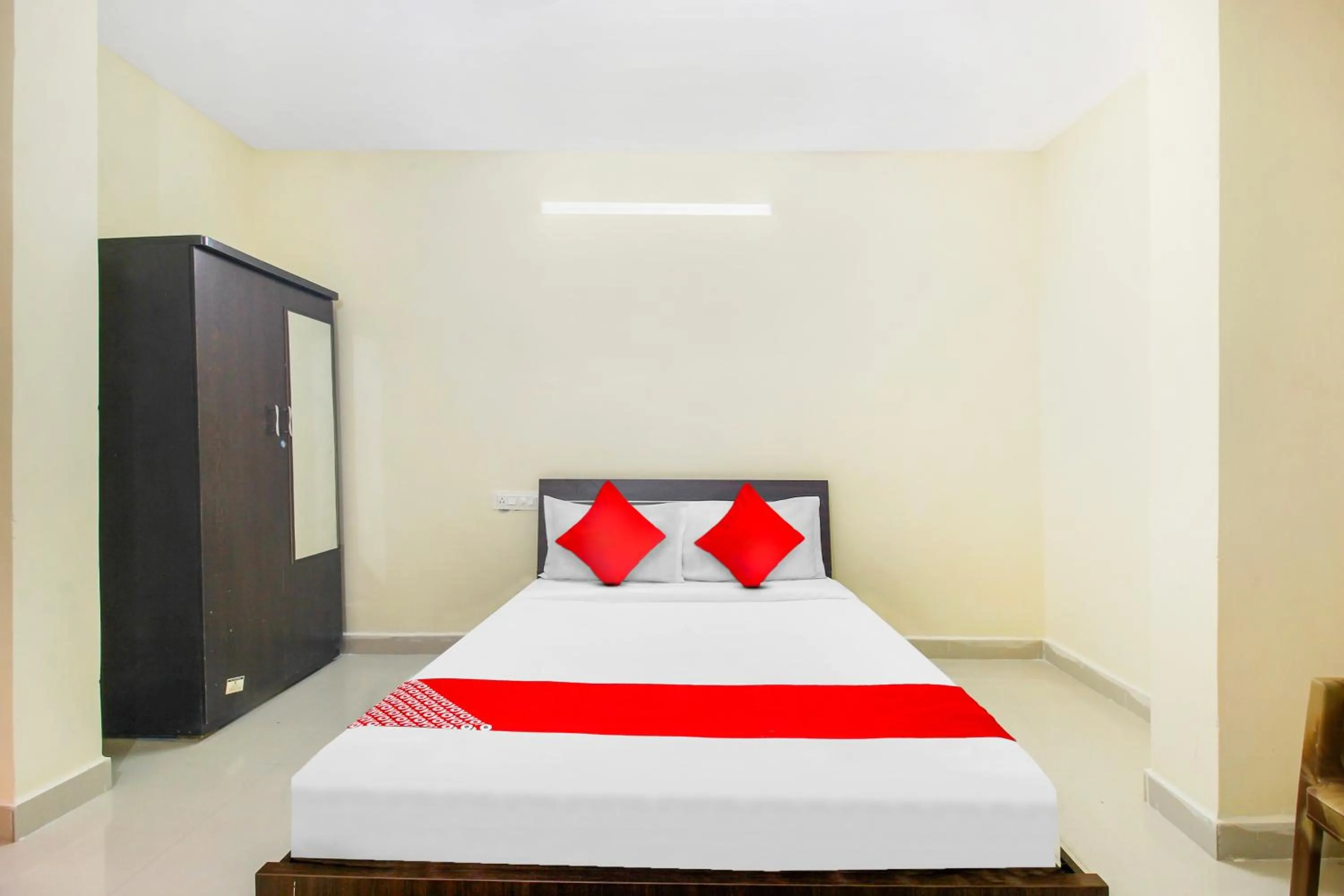 Bedroom, Bed in HOTEL O HYVIN SUITES