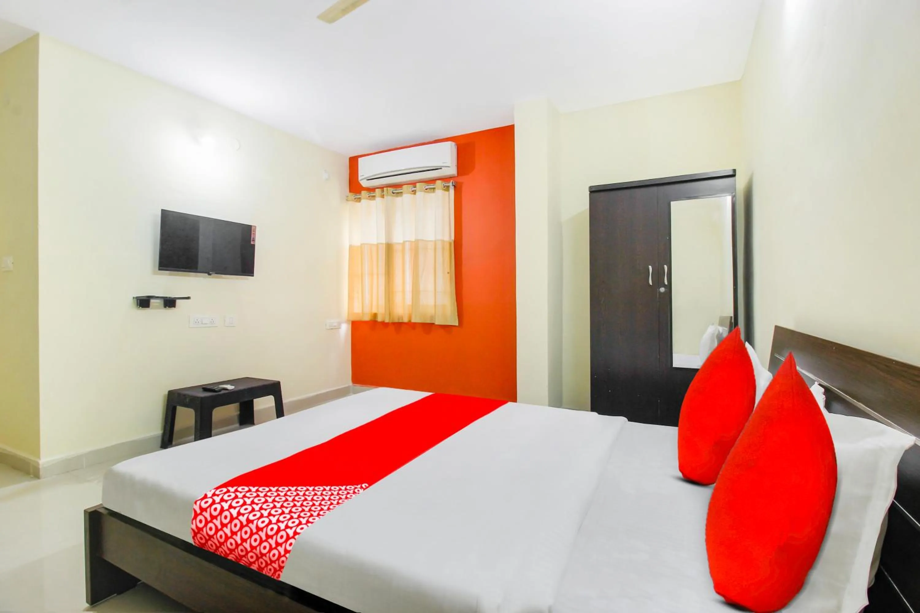 Bedroom, Bed in HOTEL O HYVIN SUITES