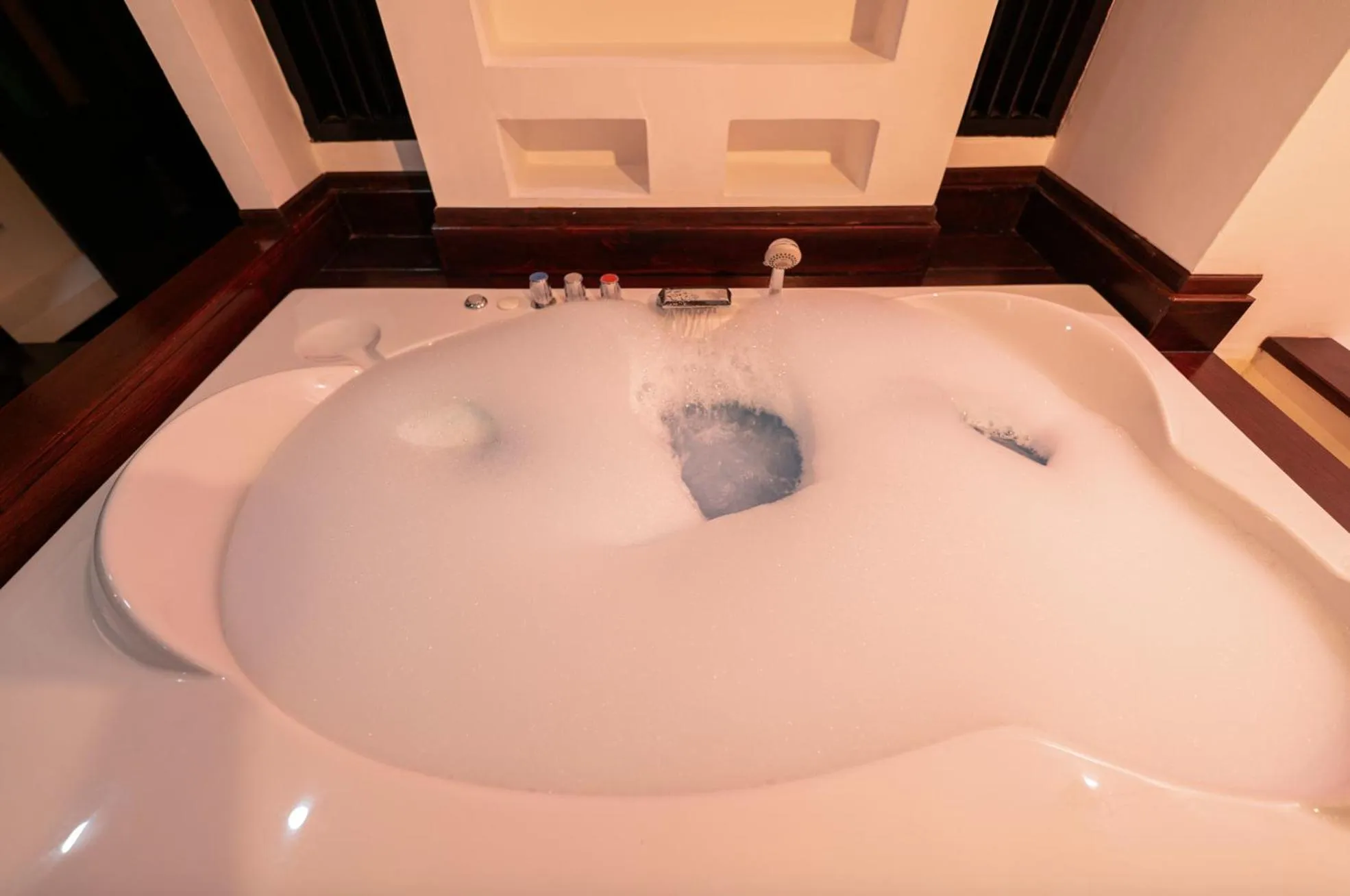 Hot Tub in Climax Berlin