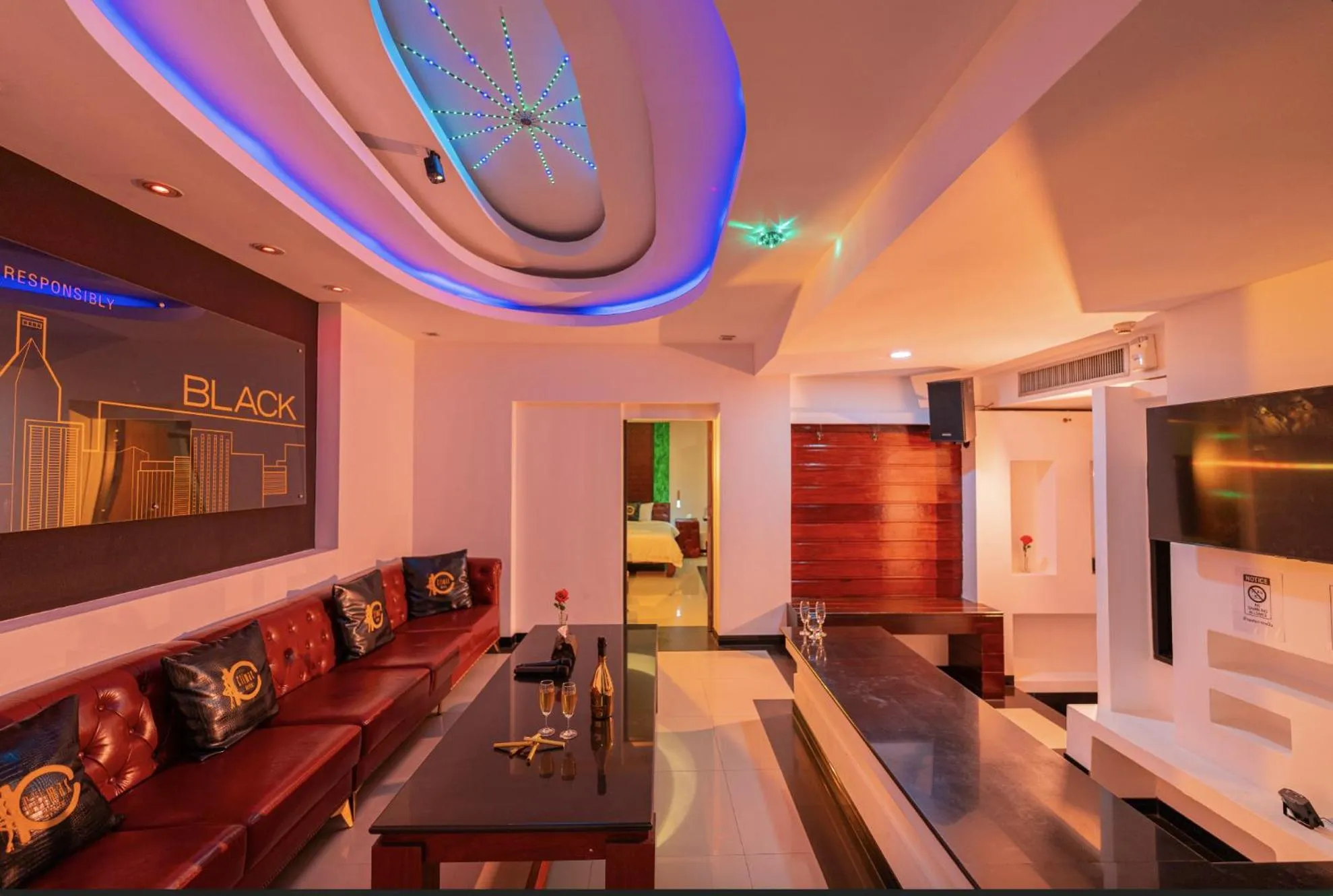 Karaoke, Bed in Climax Berlin