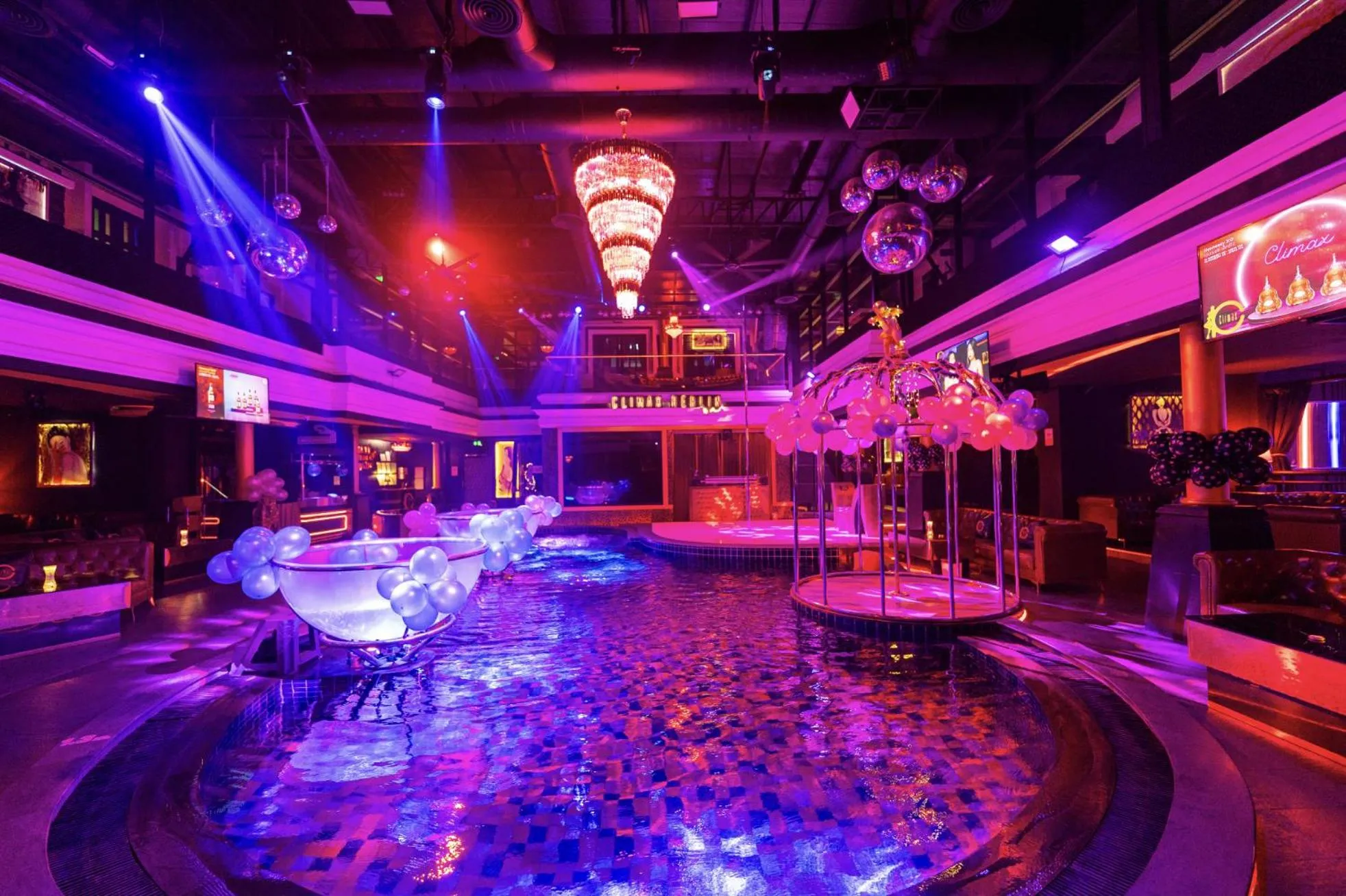 Nightclub / DJ in Climax Berlin