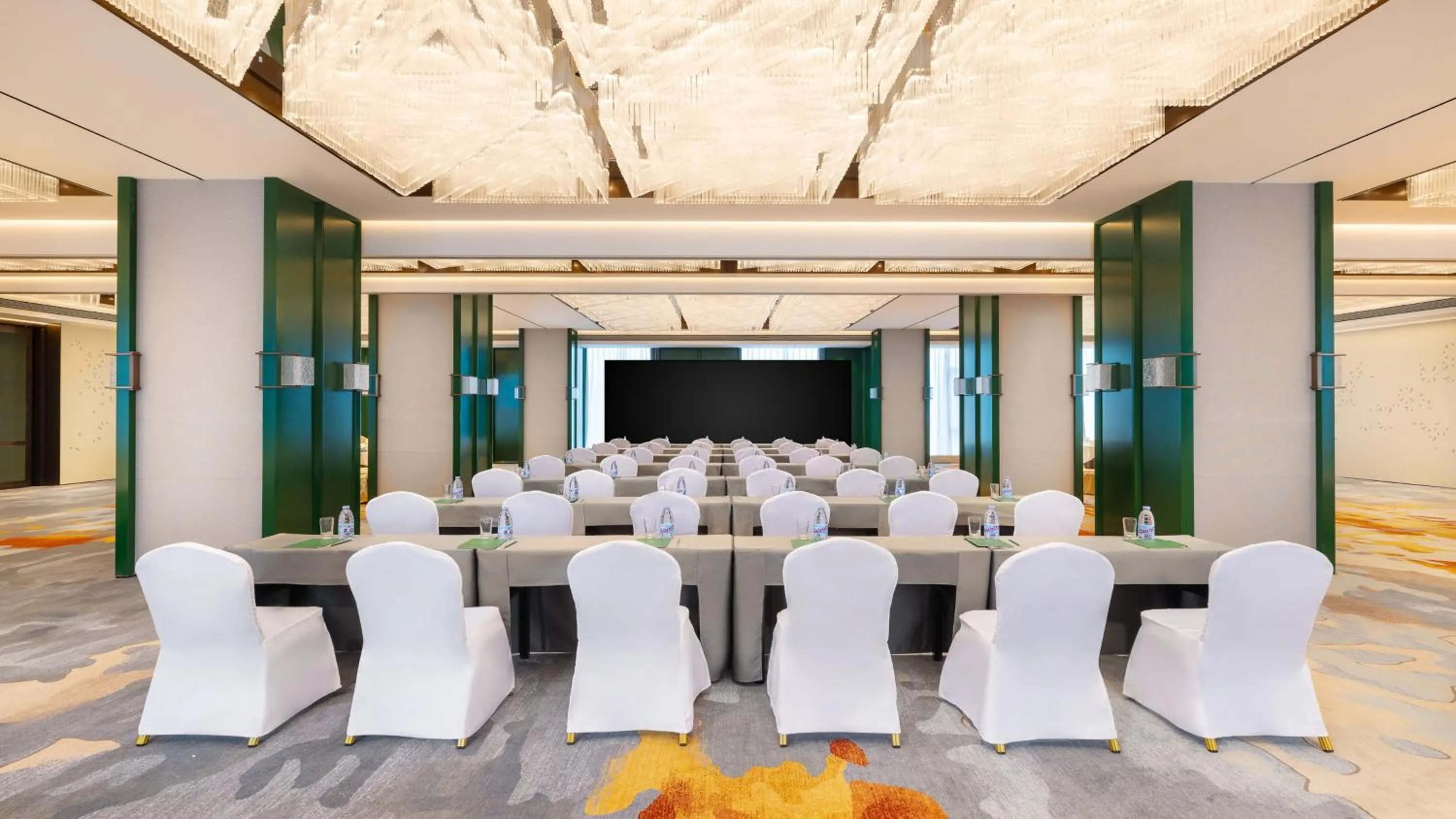 Meeting/conference room in Holiday Inn Datong, an IHG Hotel