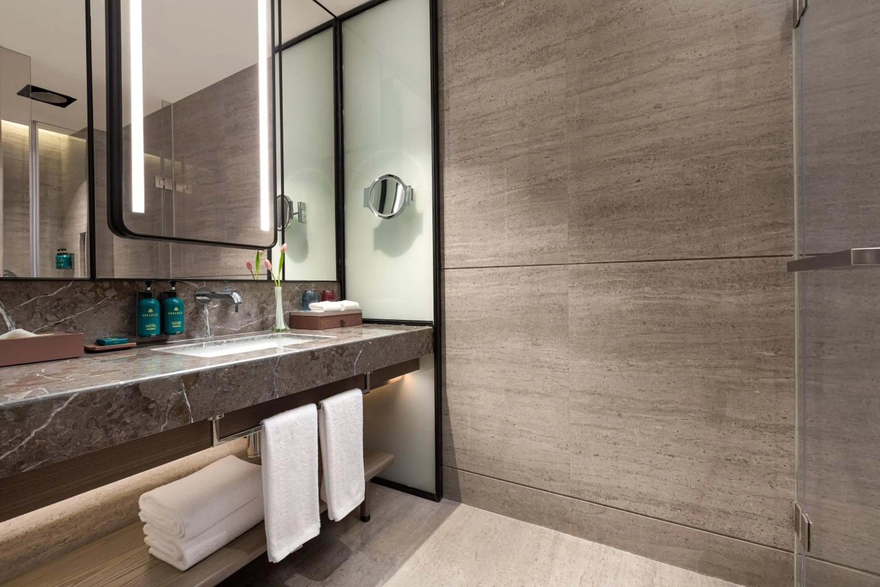 Photo of the whole room in Crowne Plaza Quzhou, an IHG Hotel