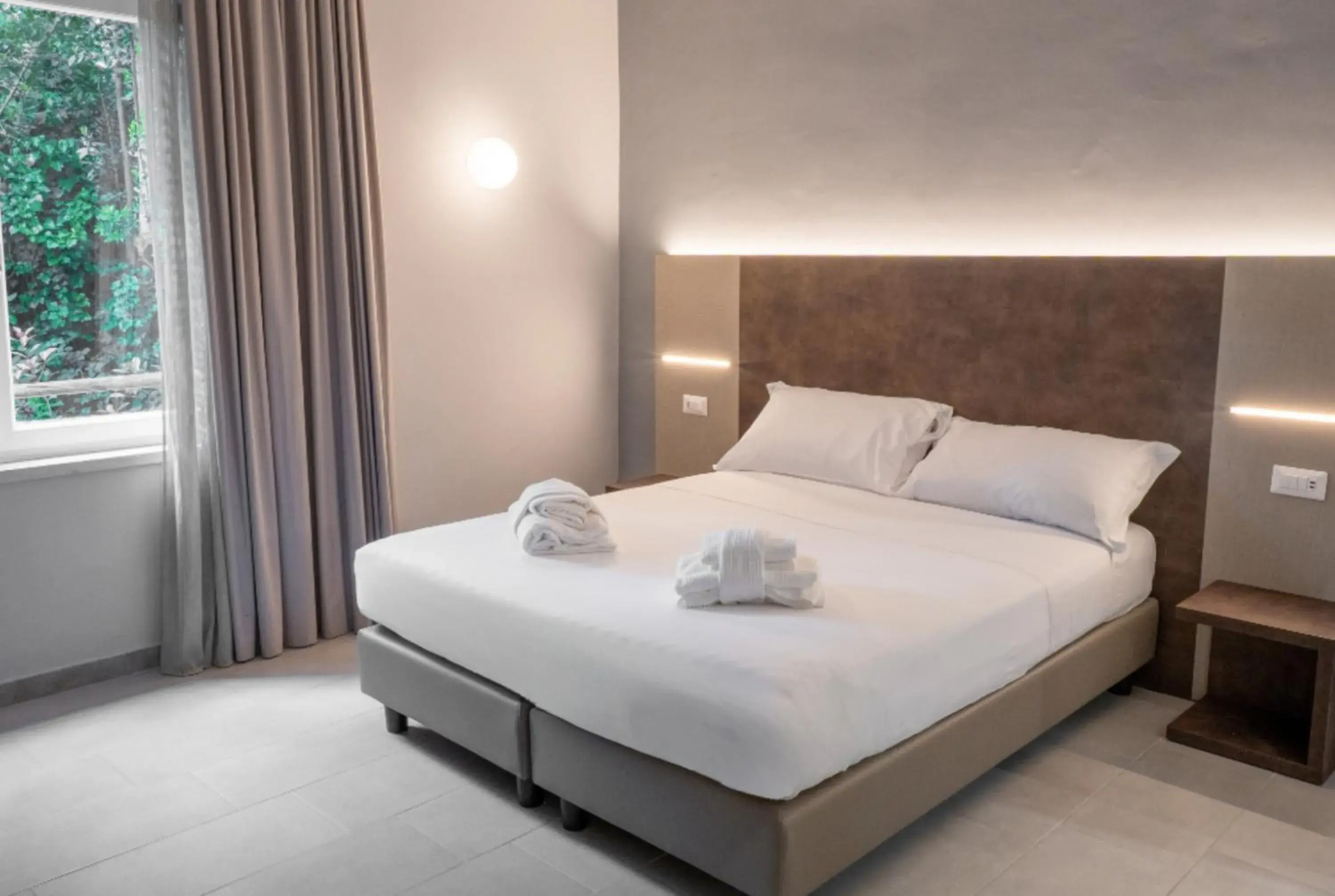 Photo of the whole room, Bed in Tiber Suite Photo of the whole room, Bed in Tiber Suite