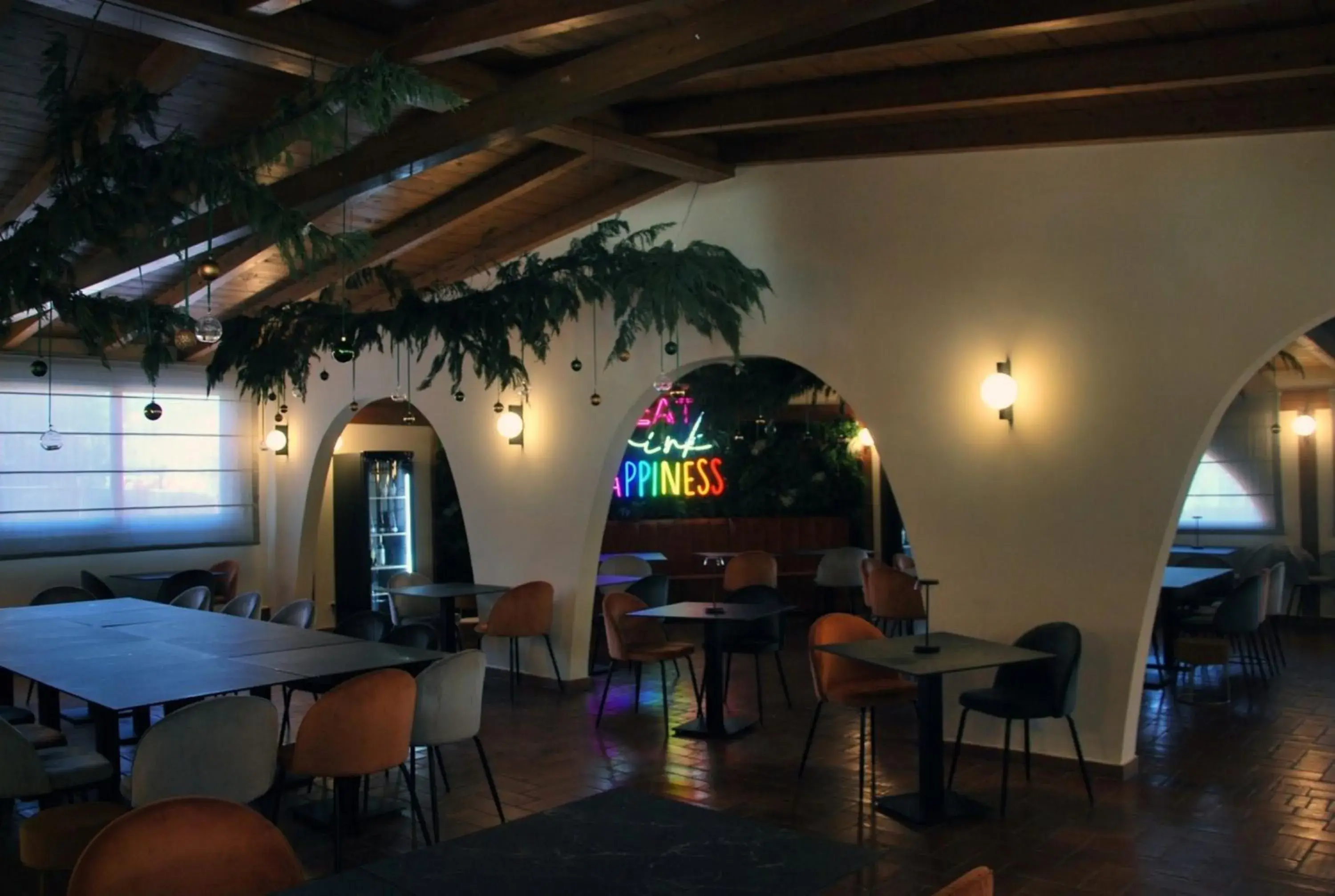 Restaurant/places to eat in Tiber Suite Restaurant/places to eat in Tiber Suite