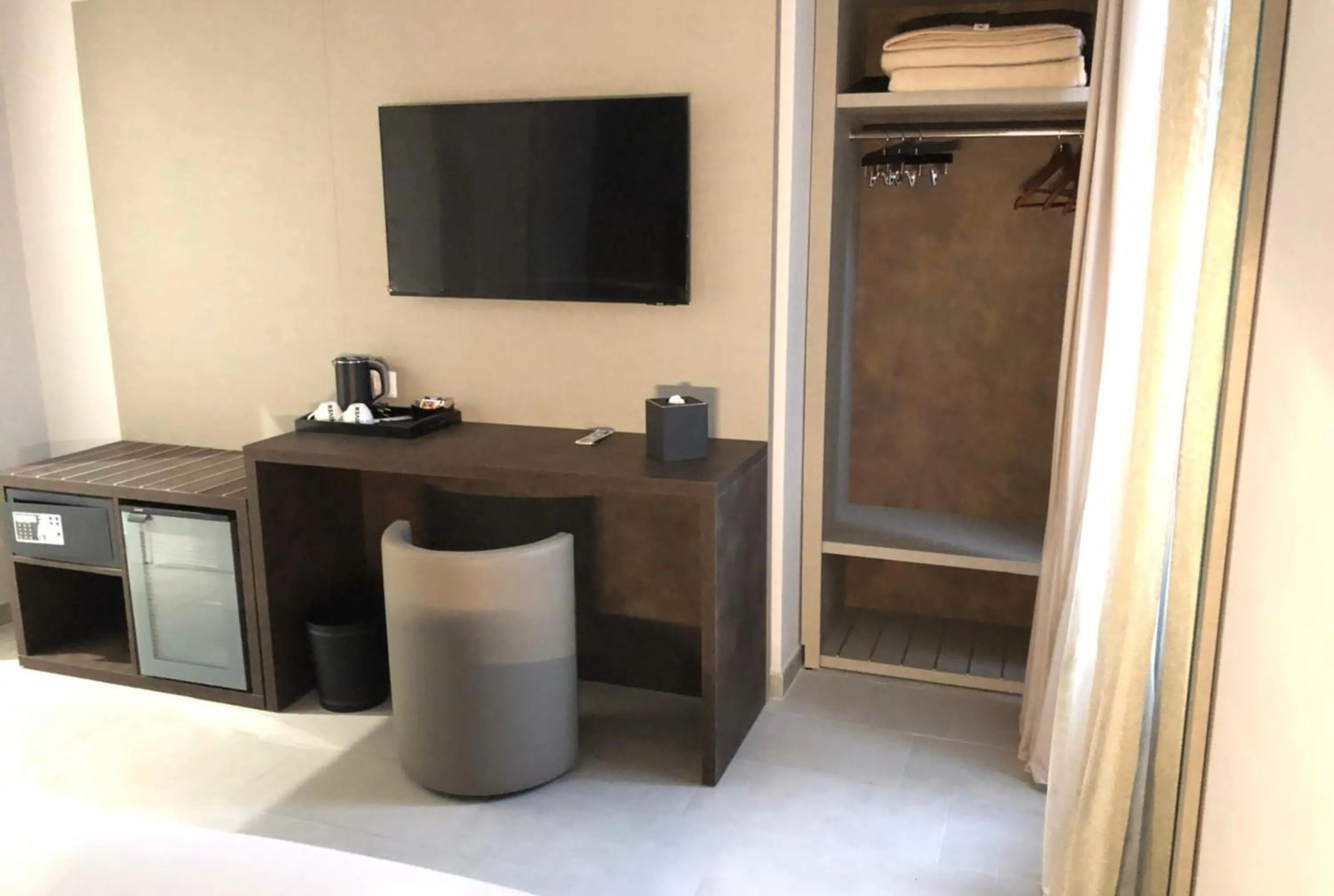 TV and multimedia in Tiber Suite