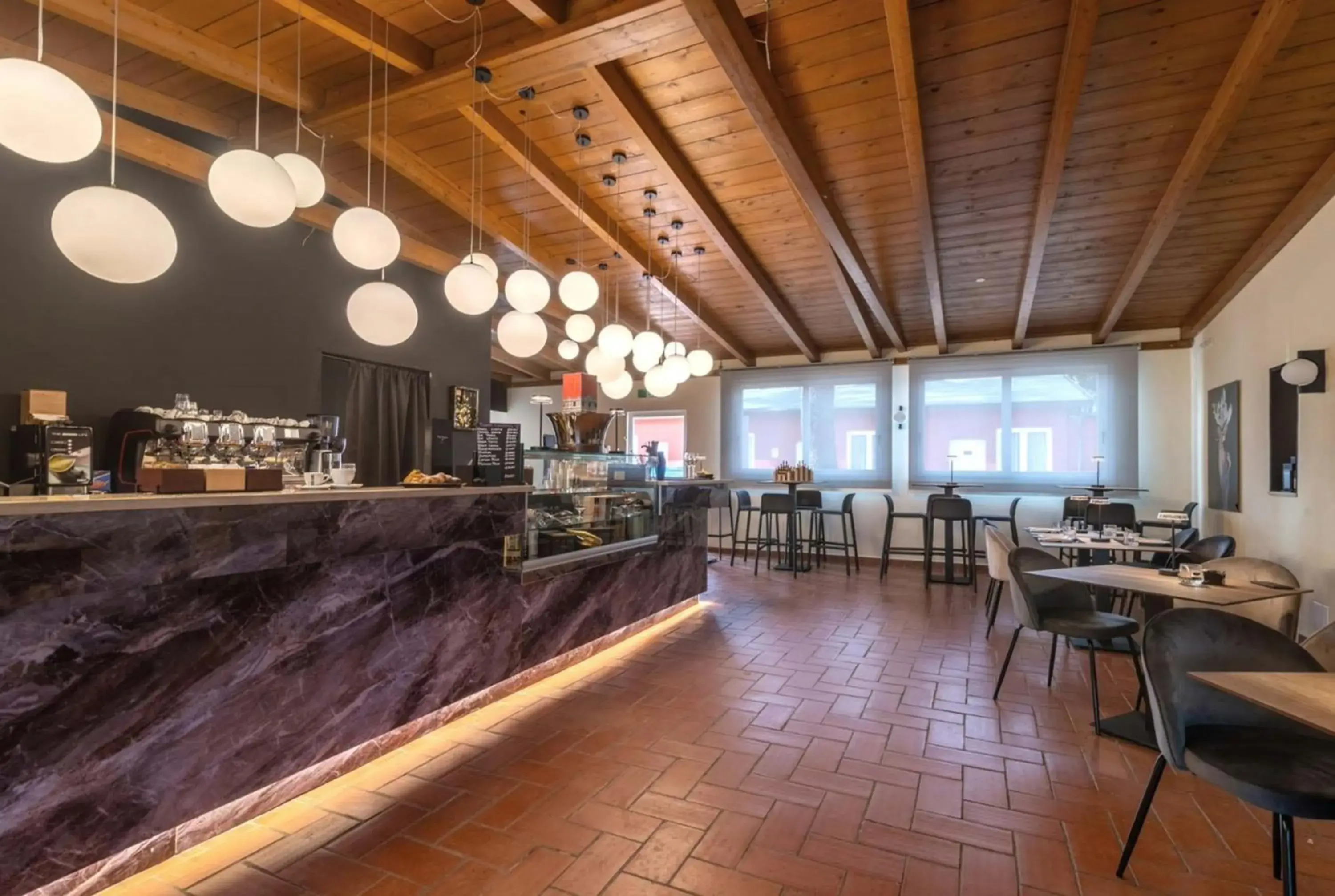 Restaurant/places to eat in Tiber Suite Restaurant/places to eat in Tiber Suite