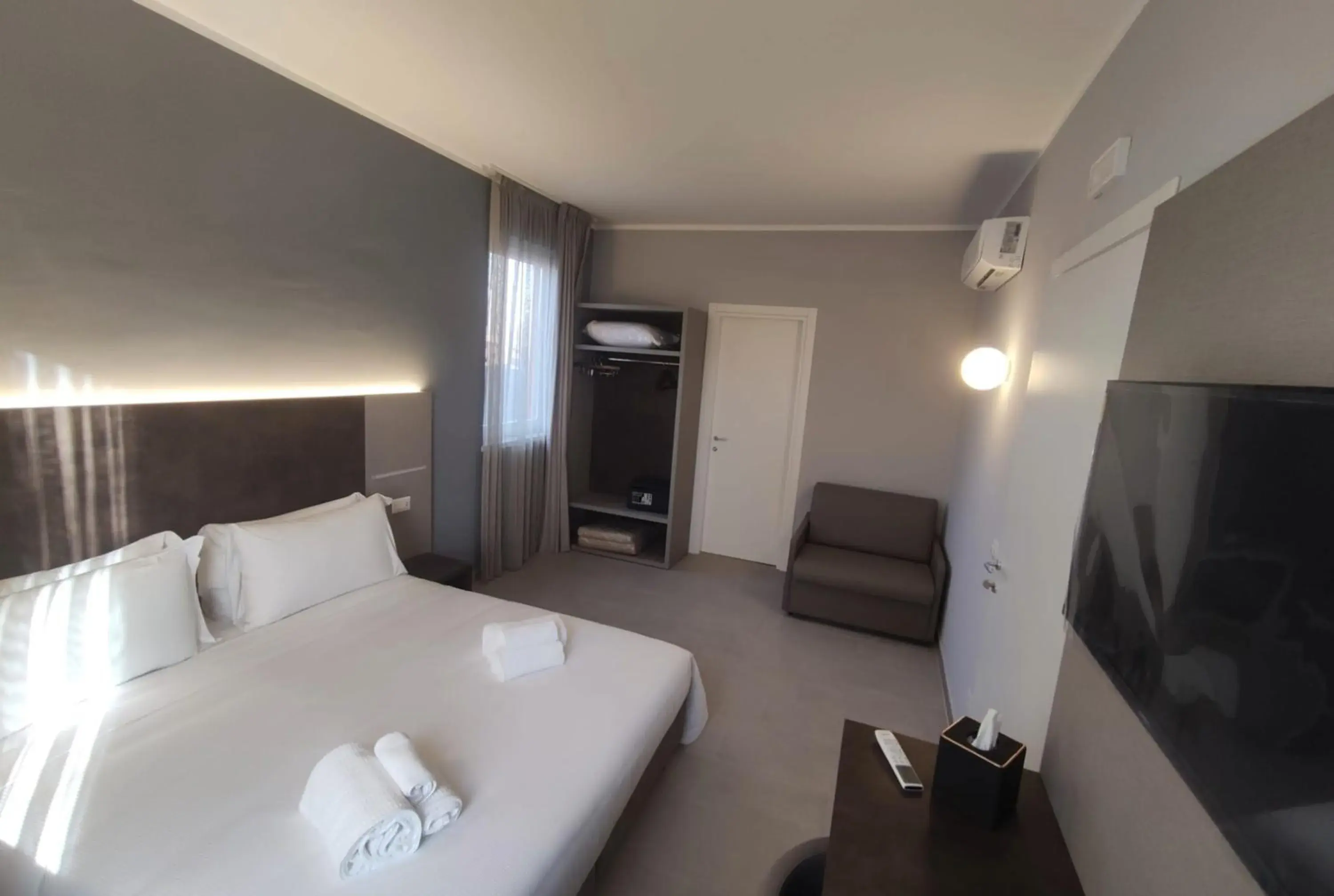 Bed in Tiber Suite Bed in Tiber Suite