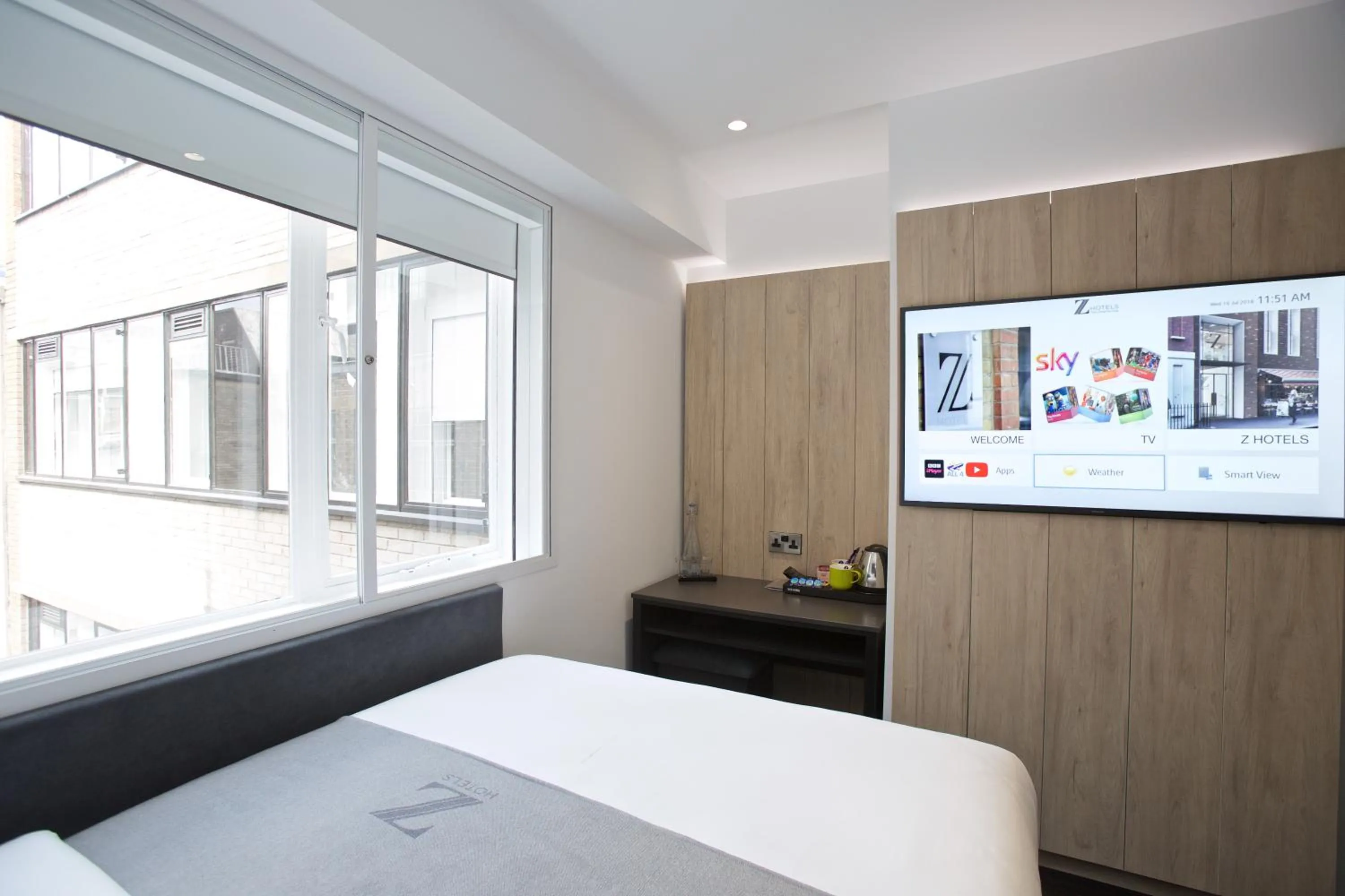 TV and multimedia, Bed in The Z Hotel Leicester Square