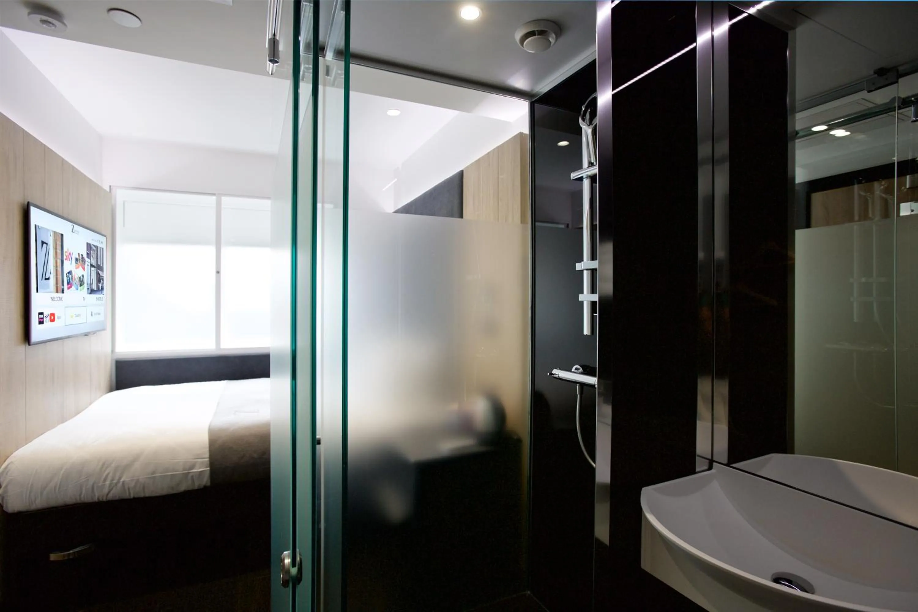 Shower in The Z Hotel Leicester Square
