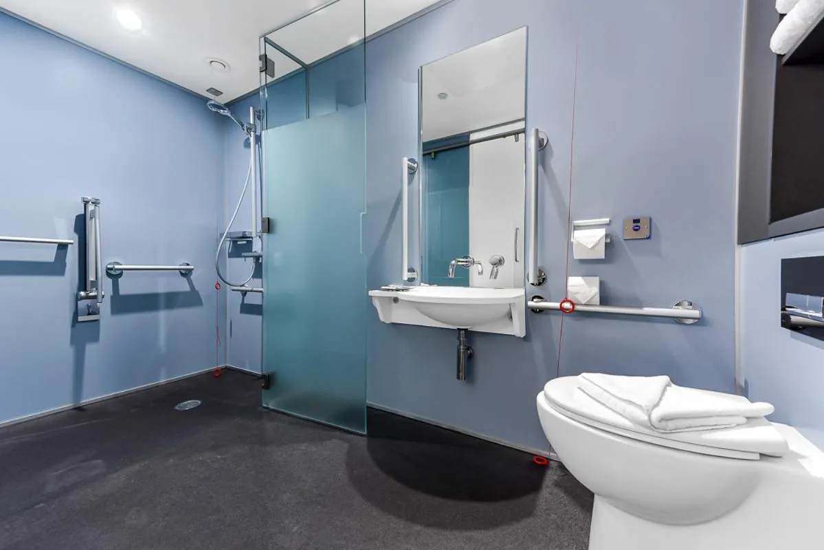 Shower in The Z Hotel Leicester Square