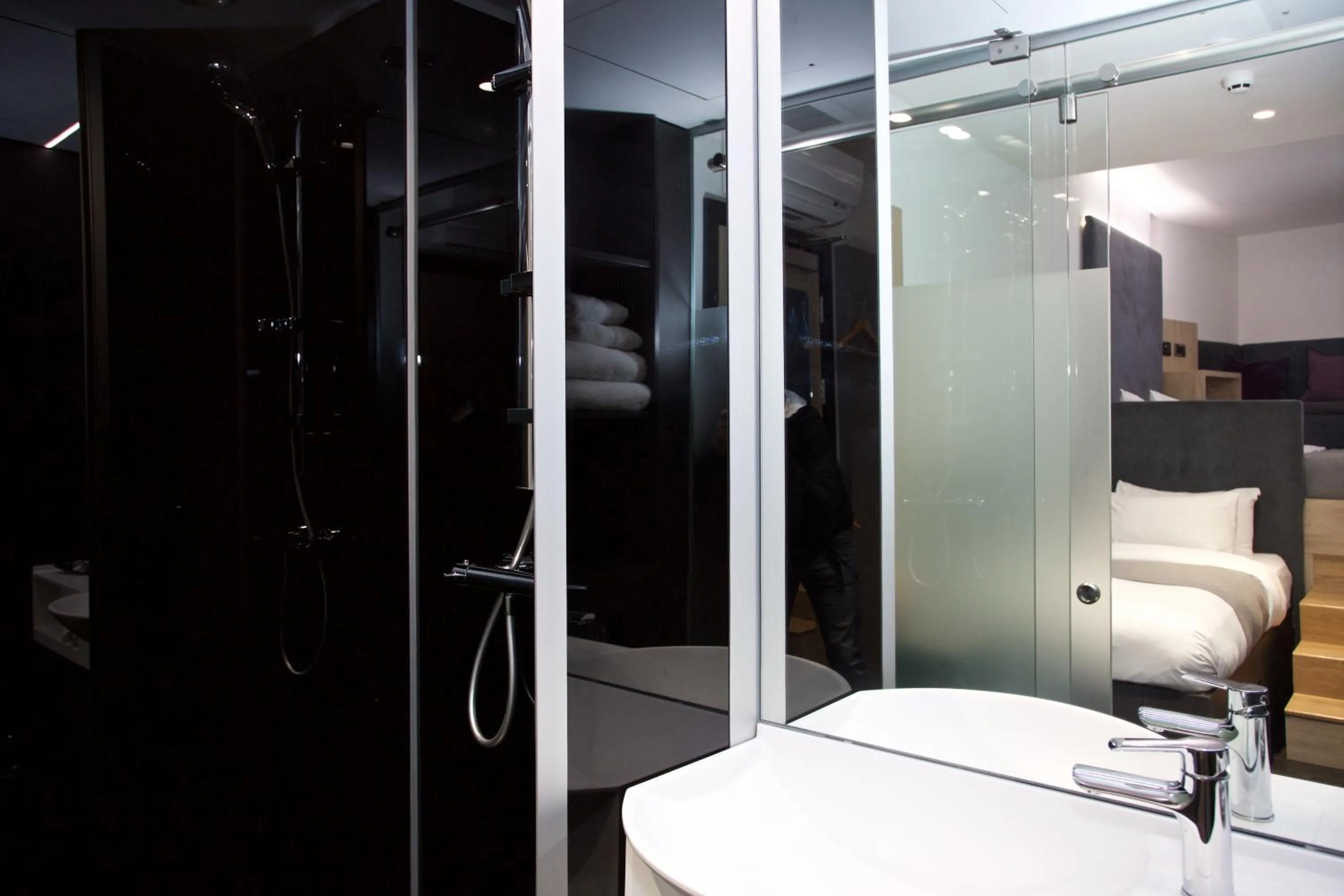 Shower in The Z Hotel Leicester Square