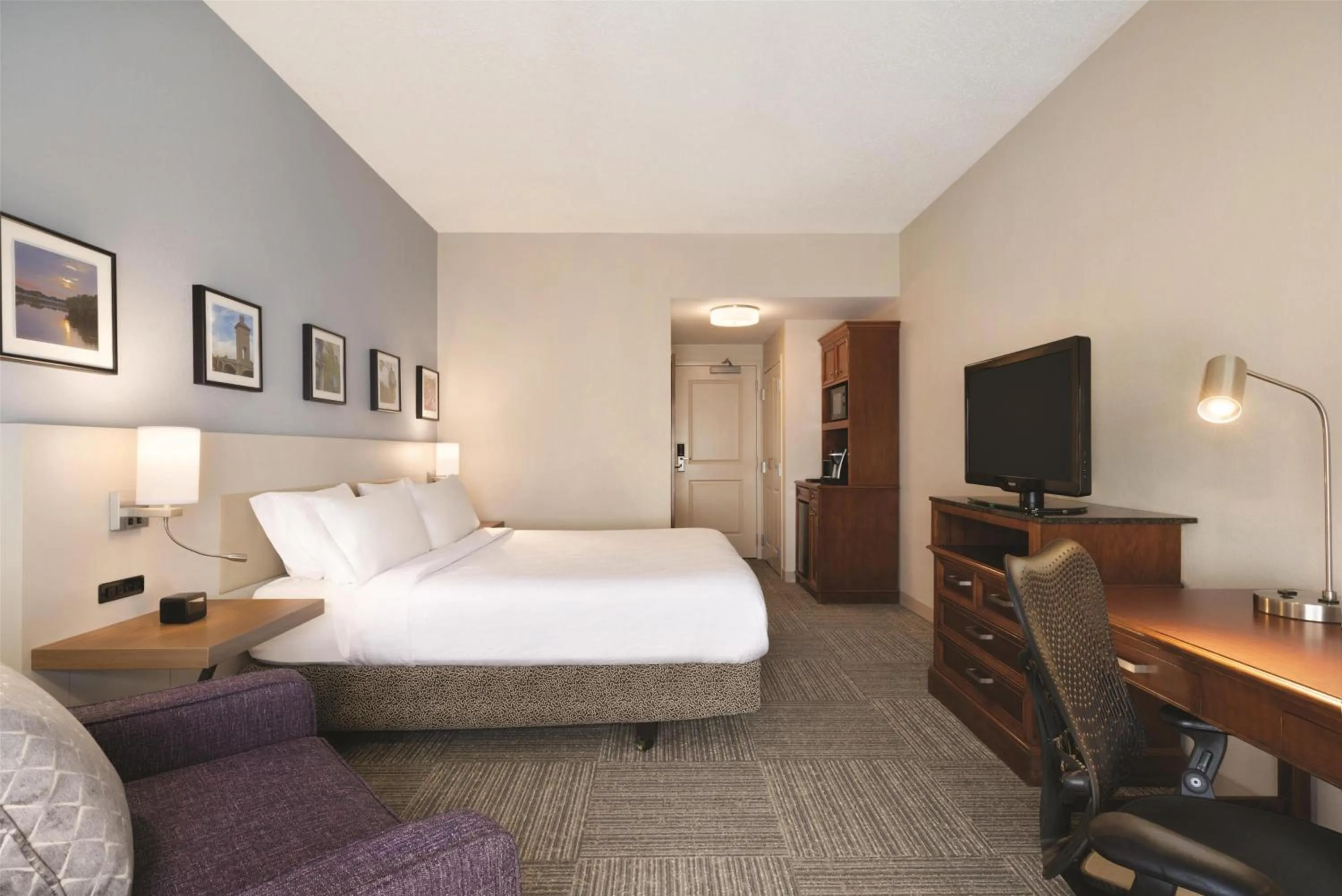 Bed in Hilton Garden Inn Nashville Opryland