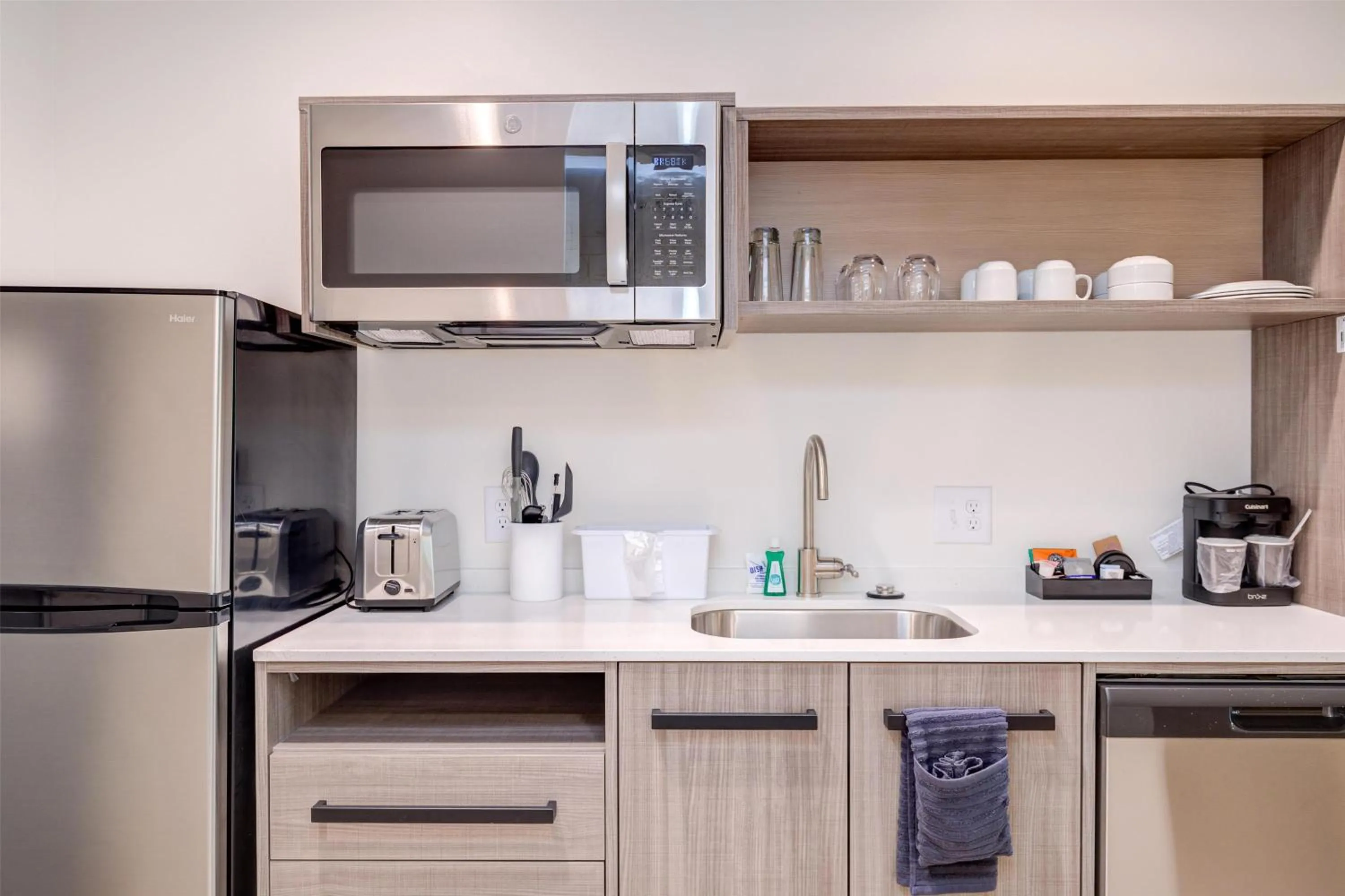 Kitchen or kitchenette in Home2 Suites By Hilton Smithfield Selma