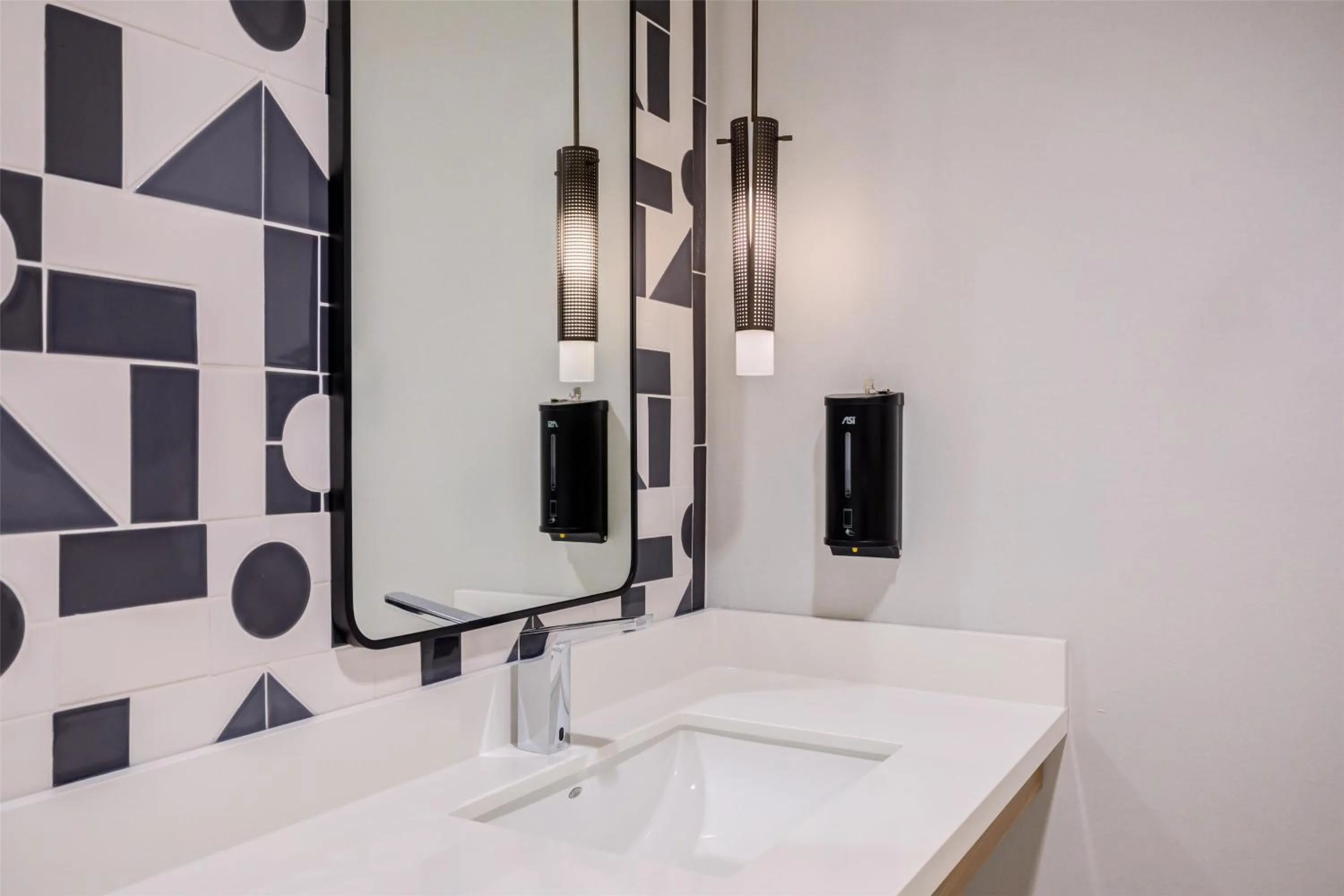 Bathroom in Home2 Suites By Hilton Smithfield Selma